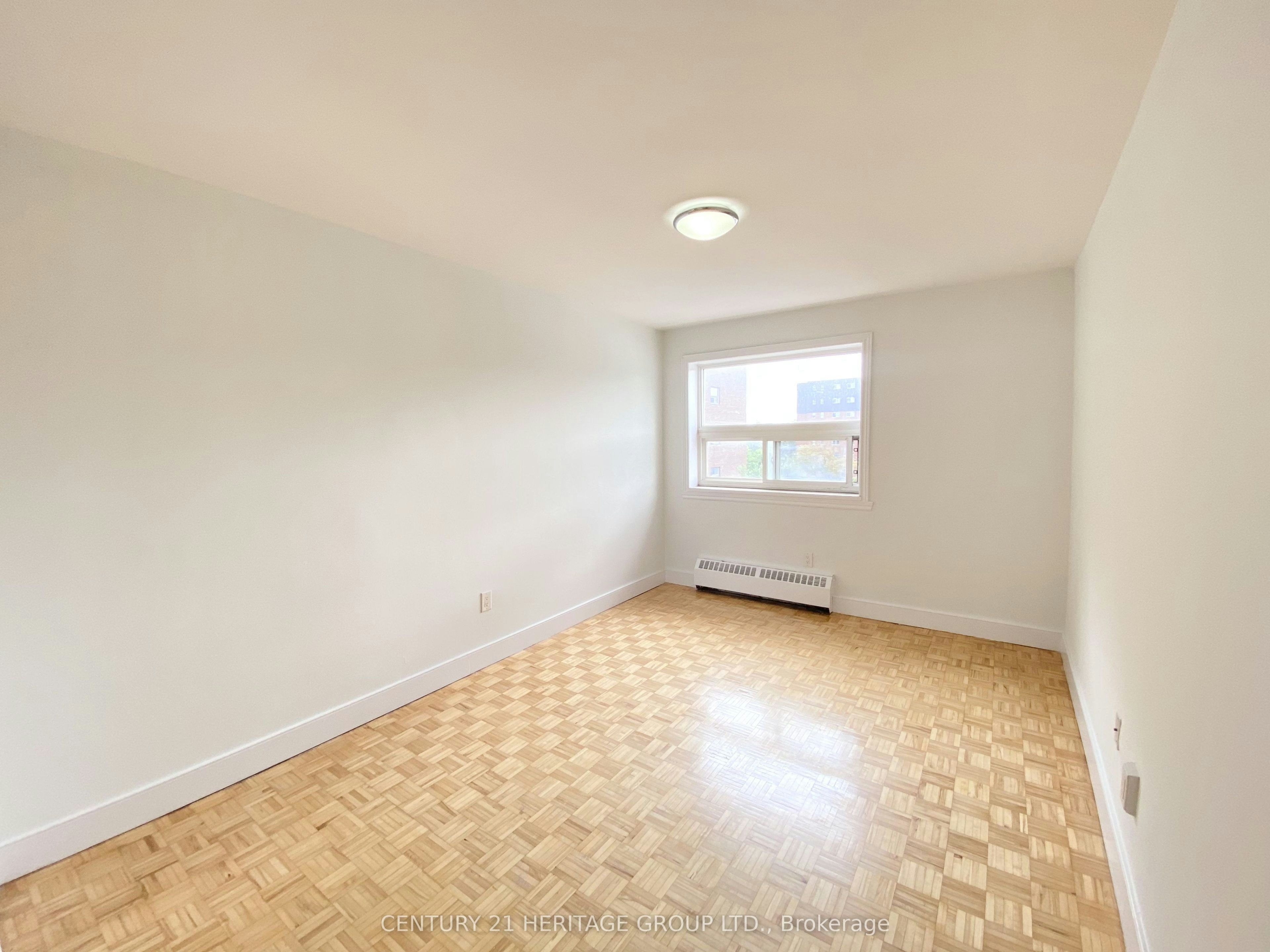401-10 Garfella Drive, Toronto, ON, M9V 2E9 - 11