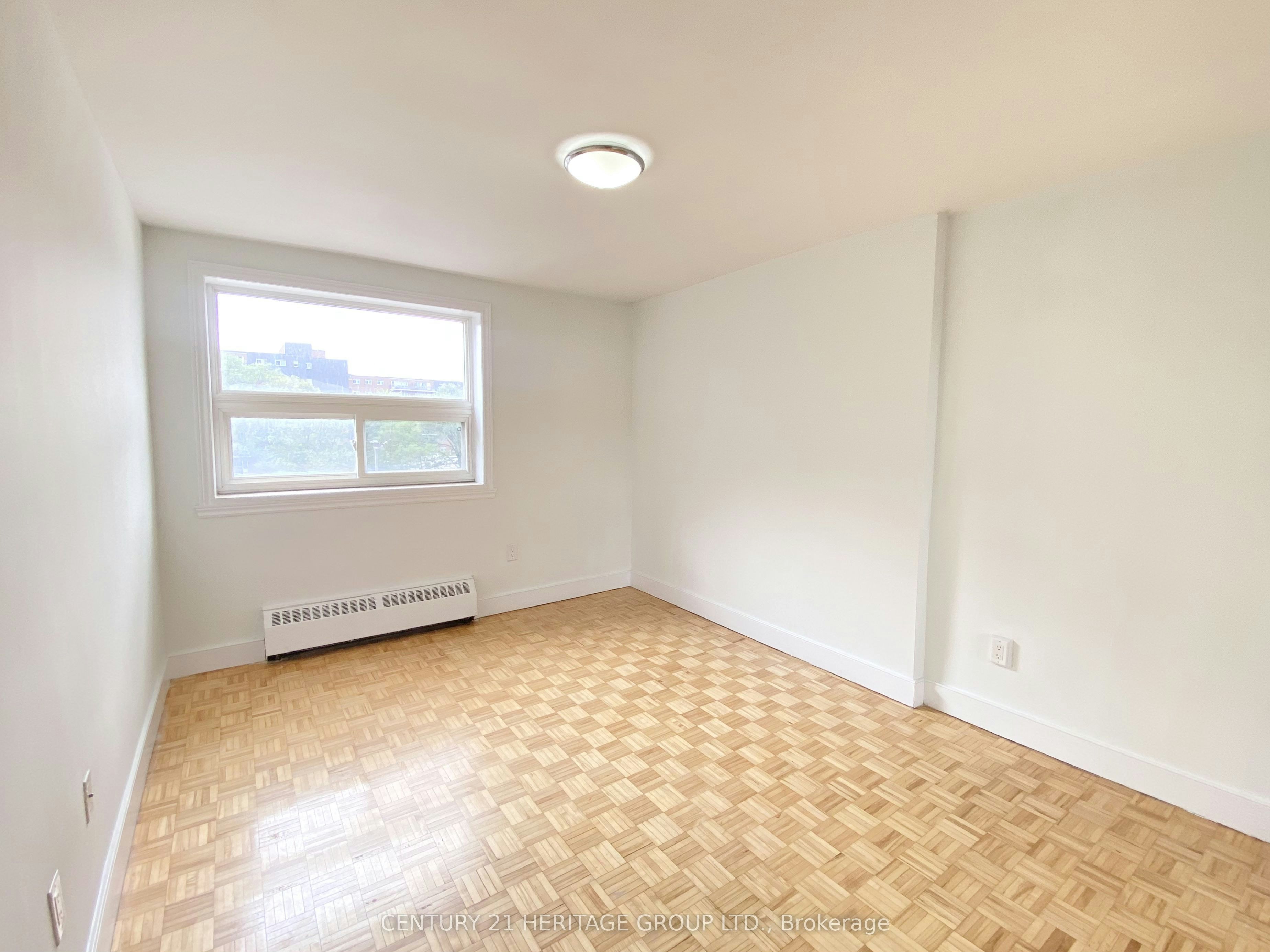 401-10 Garfella Drive, Toronto, ON, M9V 2E9 - 7