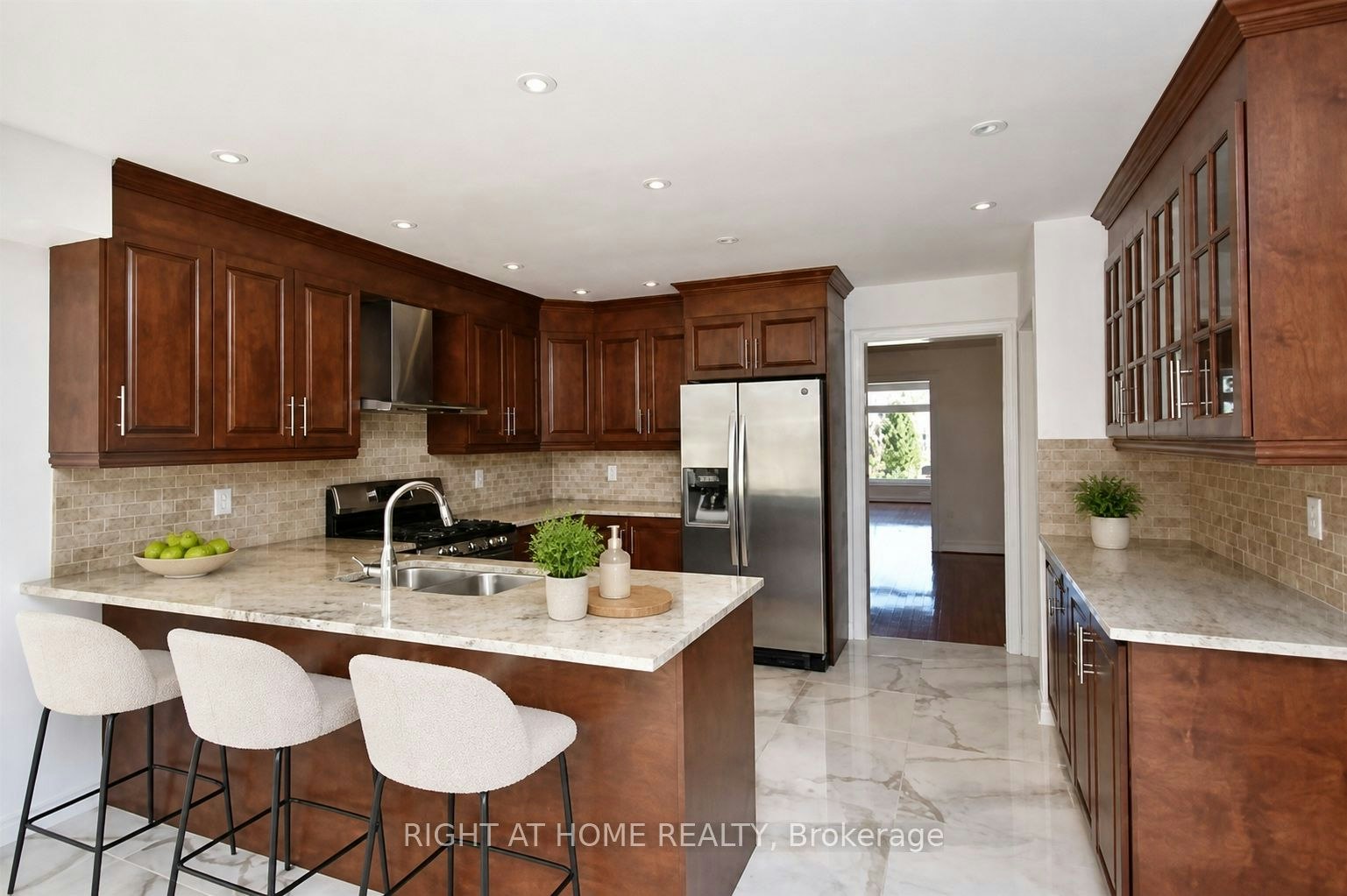 1466 Bayshire Drive, Oakville, ON, L6H 6E7 - 9