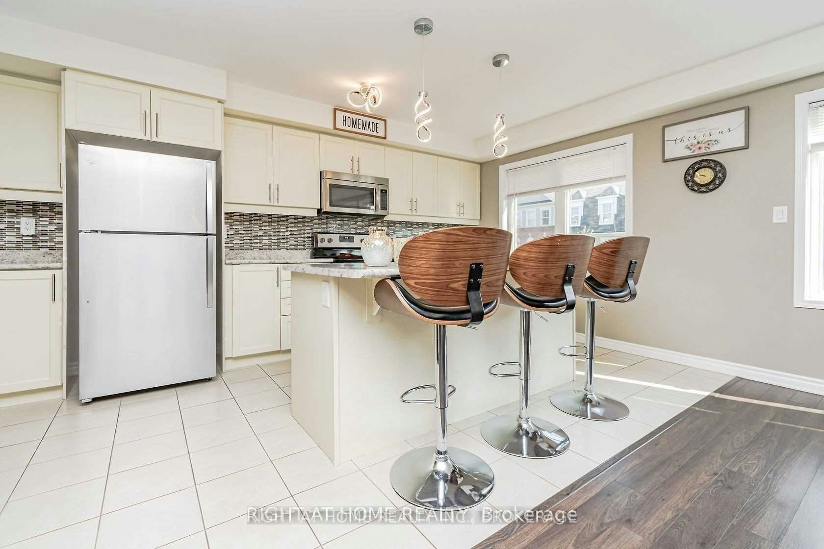1631 Leblanc Court, Milton, ON, L5S 1V6 - 12