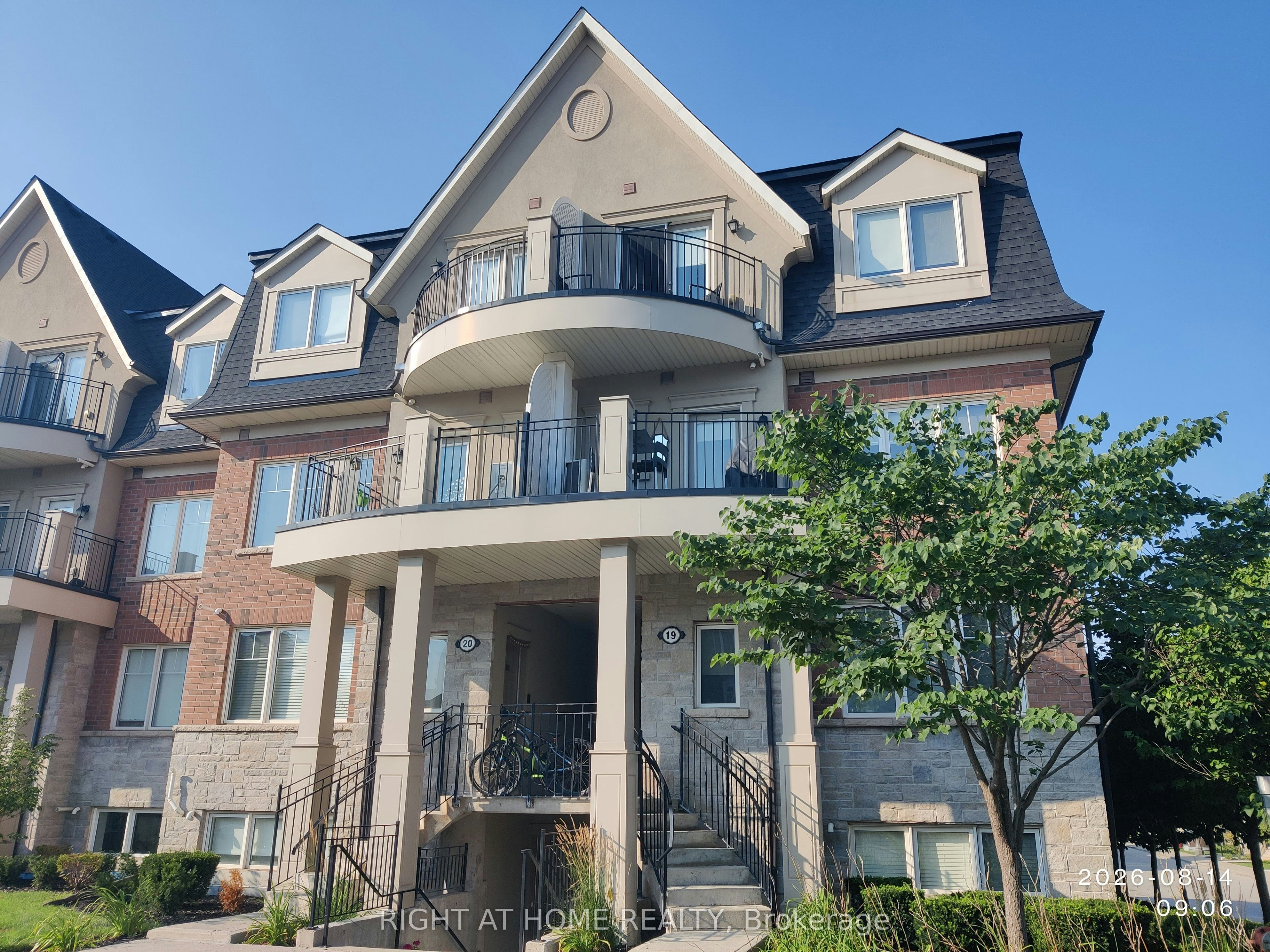 19-02-2420 Baronwood Drive, Oakville, ON, L6M 0X6