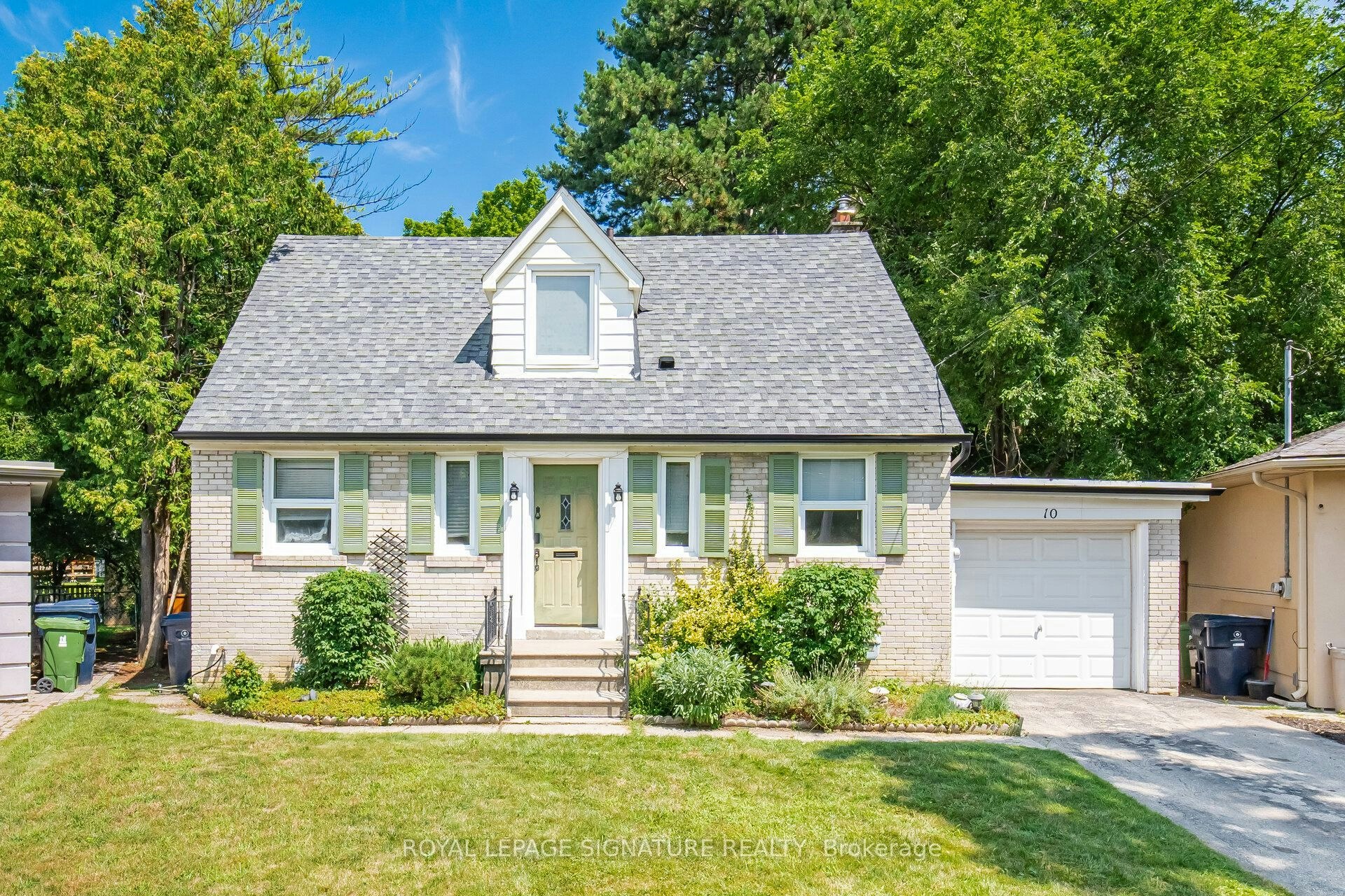 10 Elmview Court, Toronto, ON, M9A 2T8
