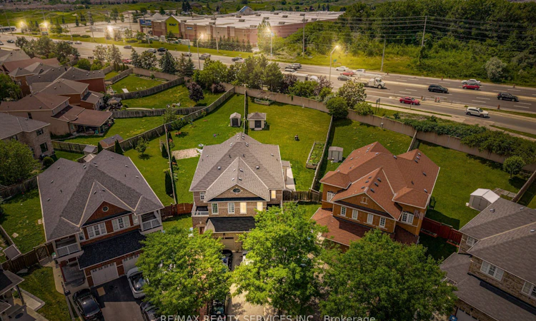 32 Deepcoral Court