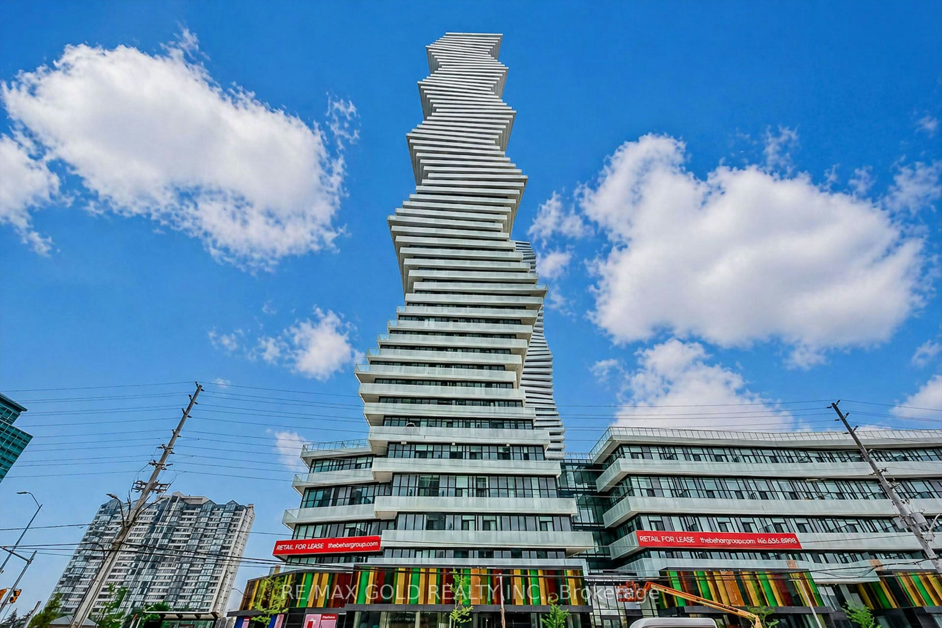 809-3900 Confederation Parkway, Mississauga, ON, L5B 0M3