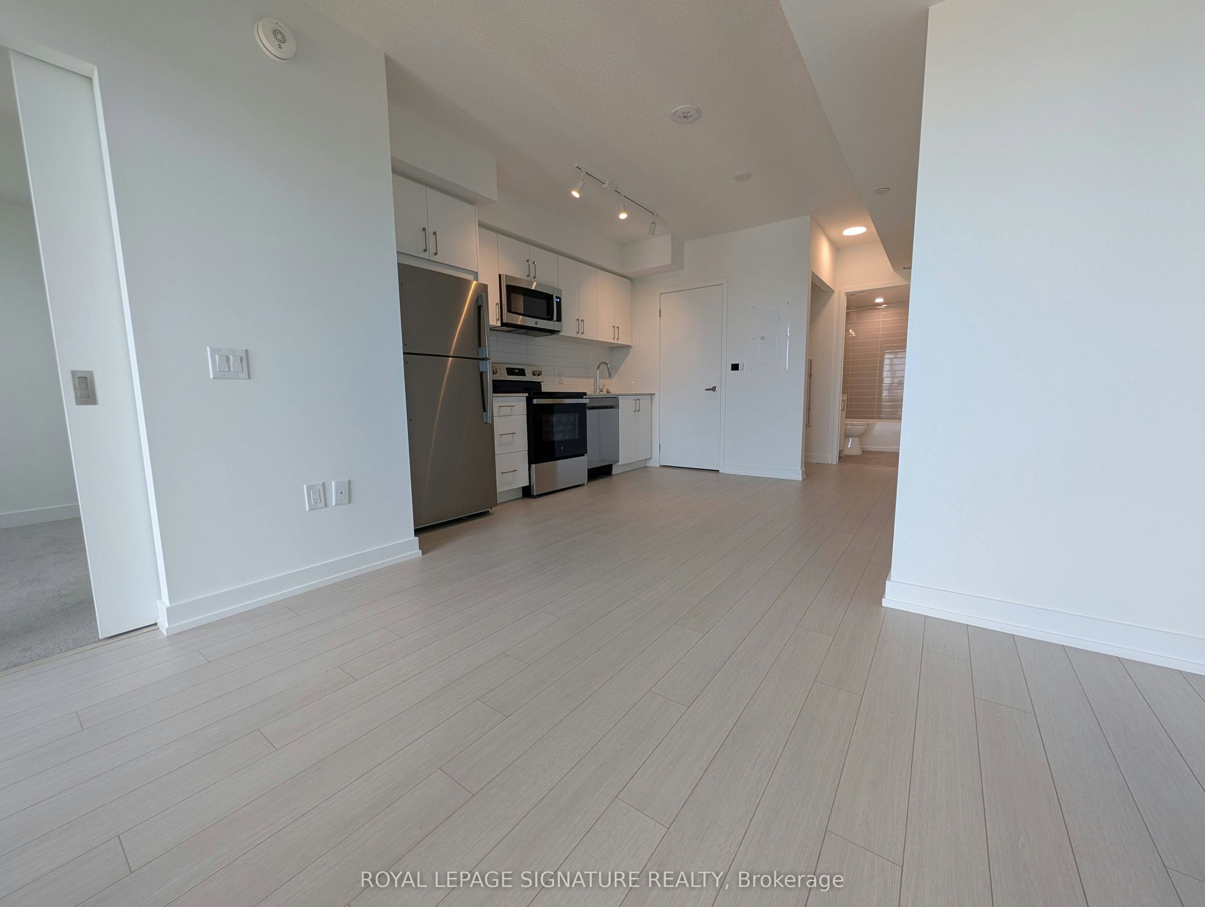 1320-4010 Eglinton Avenue, Toronto, ON, M9A 4M2 - 4