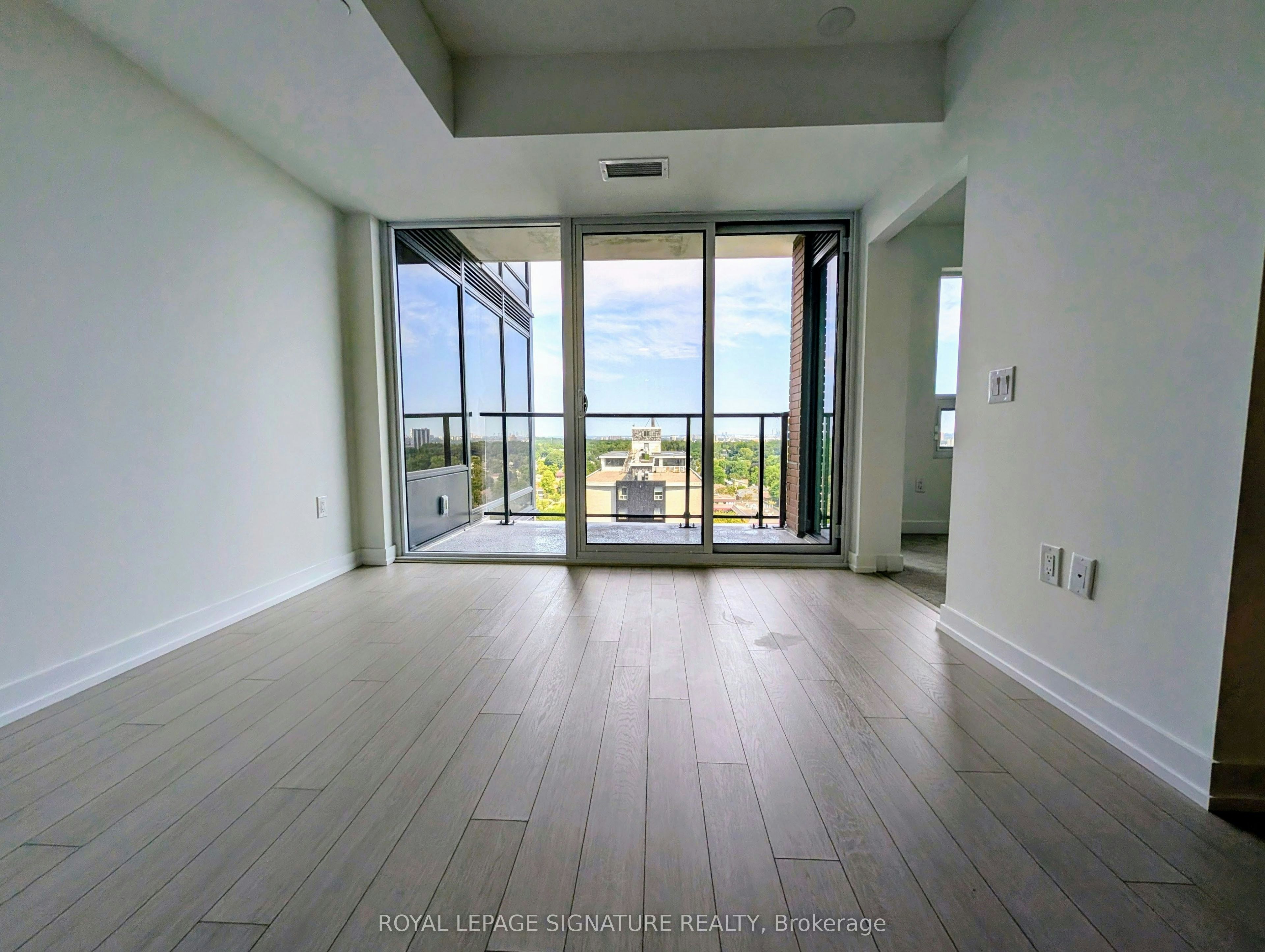 1320-4010 Eglinton Avenue, Toronto, ON, M9A 4M2 - 5
