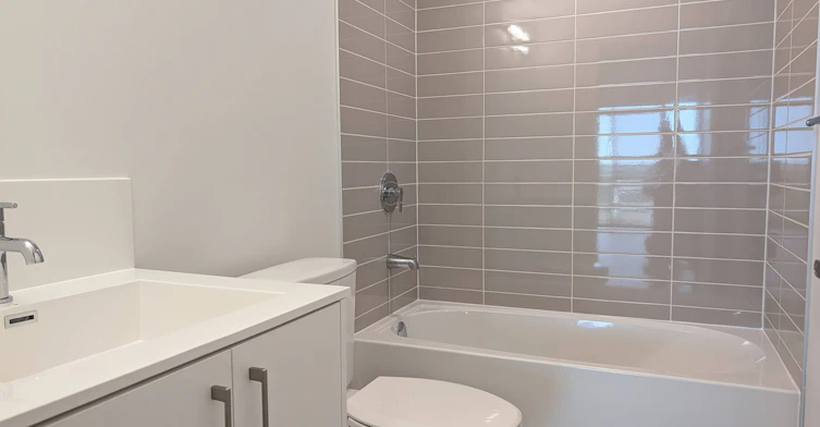 1320-4010 Eglinton Avenue, Toronto, ON, M9A 4M2 - 6
