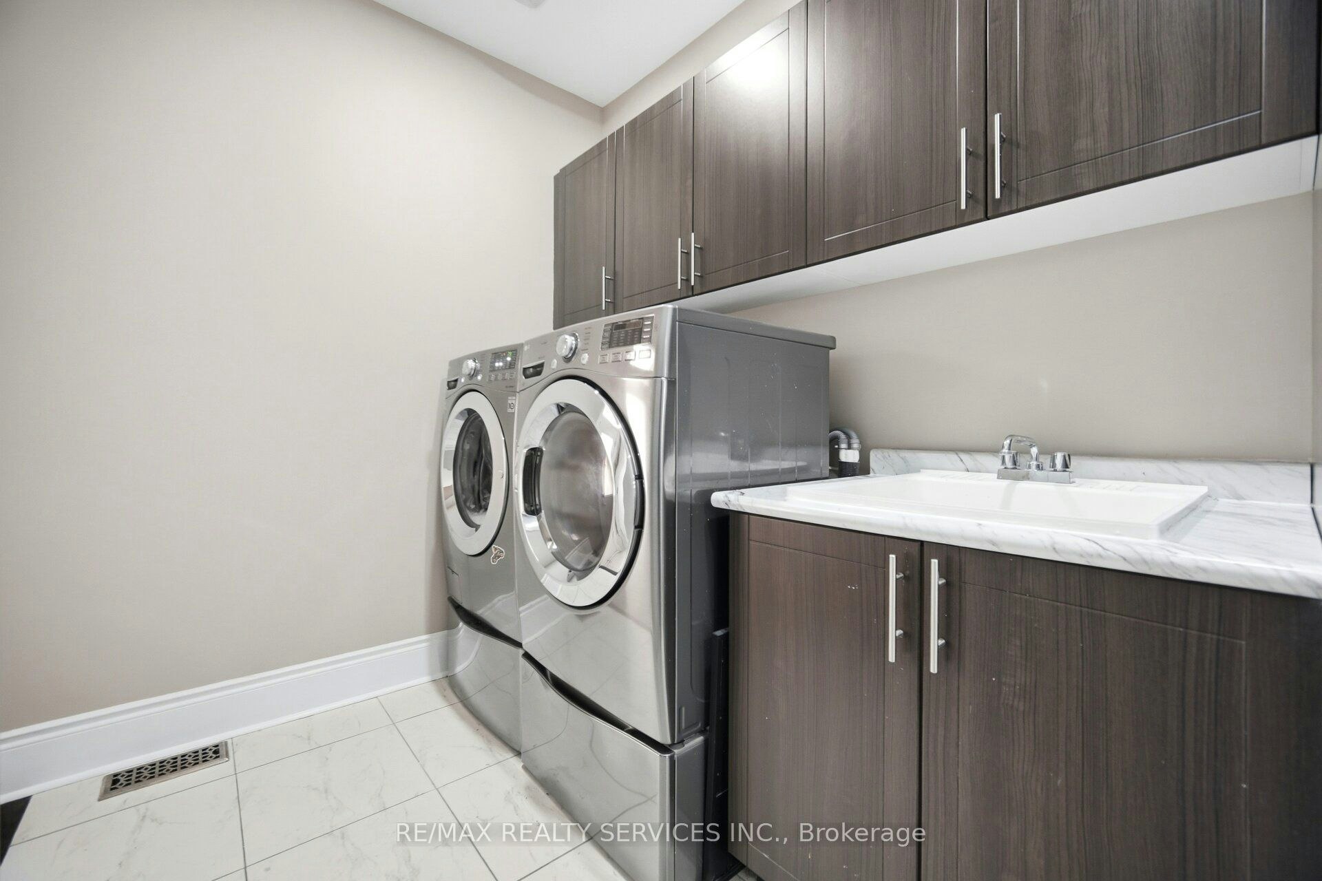 1 Adamsville Road, Brampton, ON, L6X 1H7 - 24