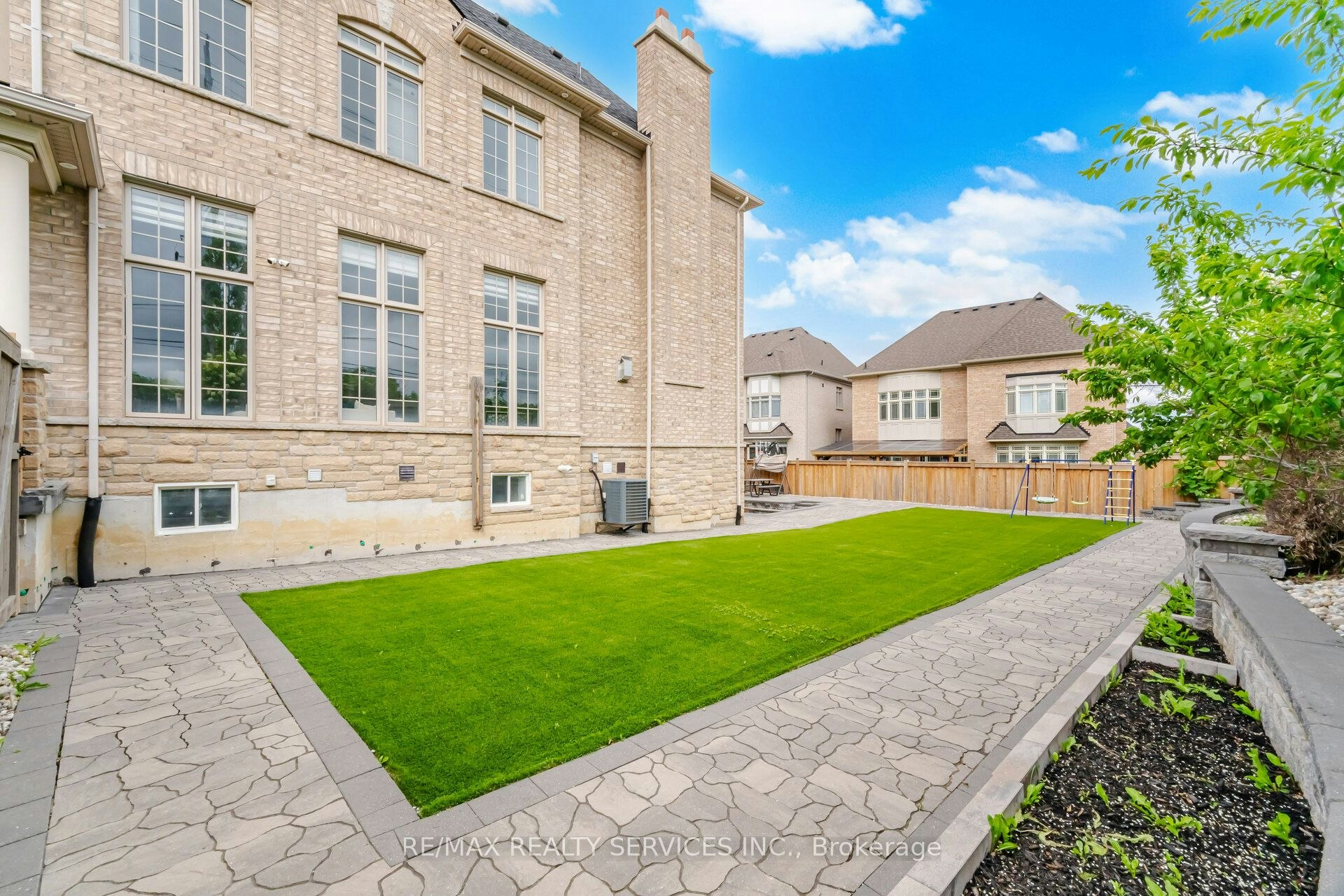 1 Adamsville Road, Brampton, ON, L6X 1H7 - 44