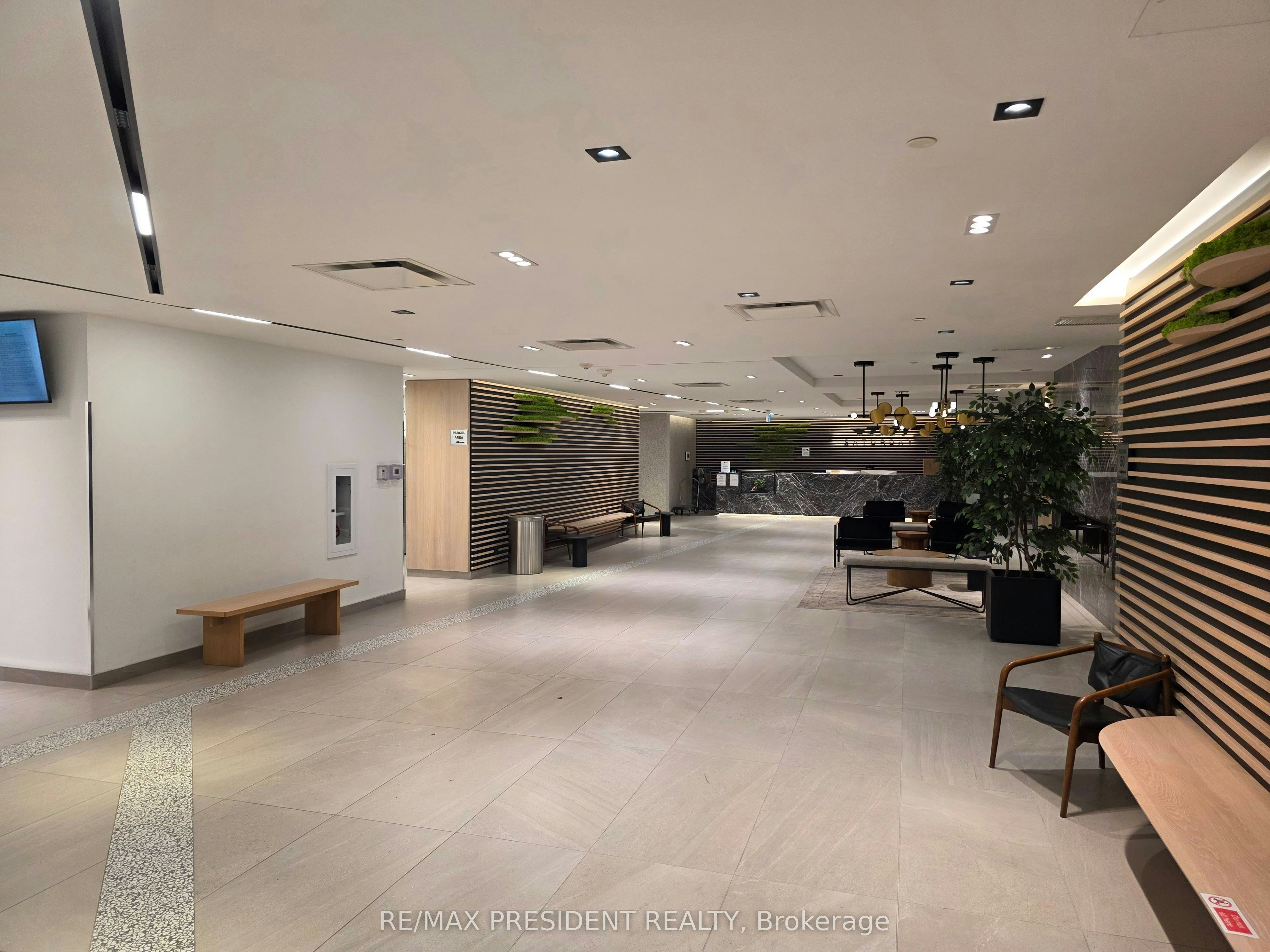 112-60 George Butchart Drive, Toronto, ON, M3K 2C5 - 4