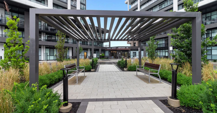 112-60 George Butchart Drive, Toronto, ON, M3K 2C5 - 2