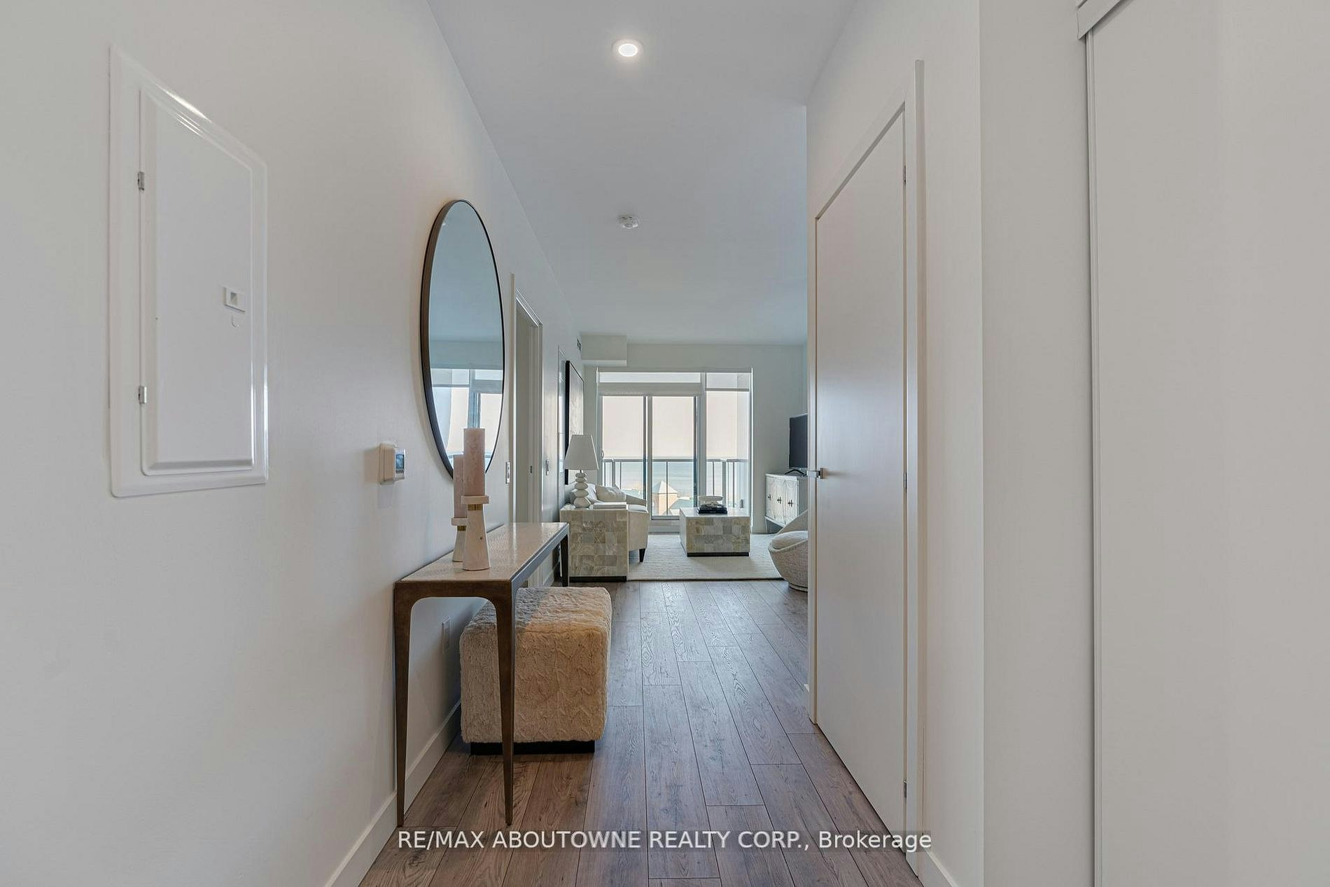 B0811-133 Bronte Road, Oakville, ON, L6L 0H2 - 2