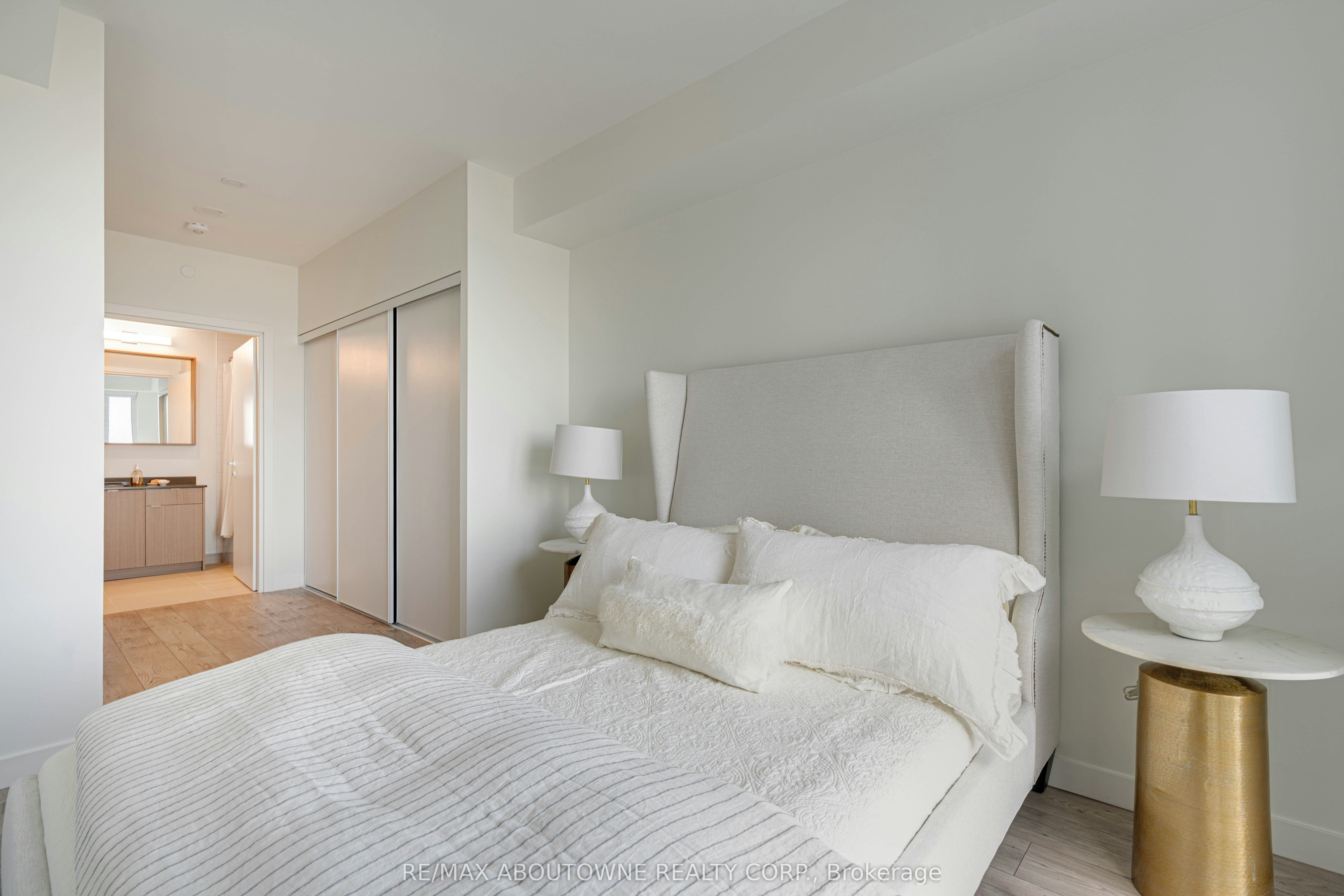 B0811-133 Bronte Road, Oakville, ON, L6L 0H2 - 8