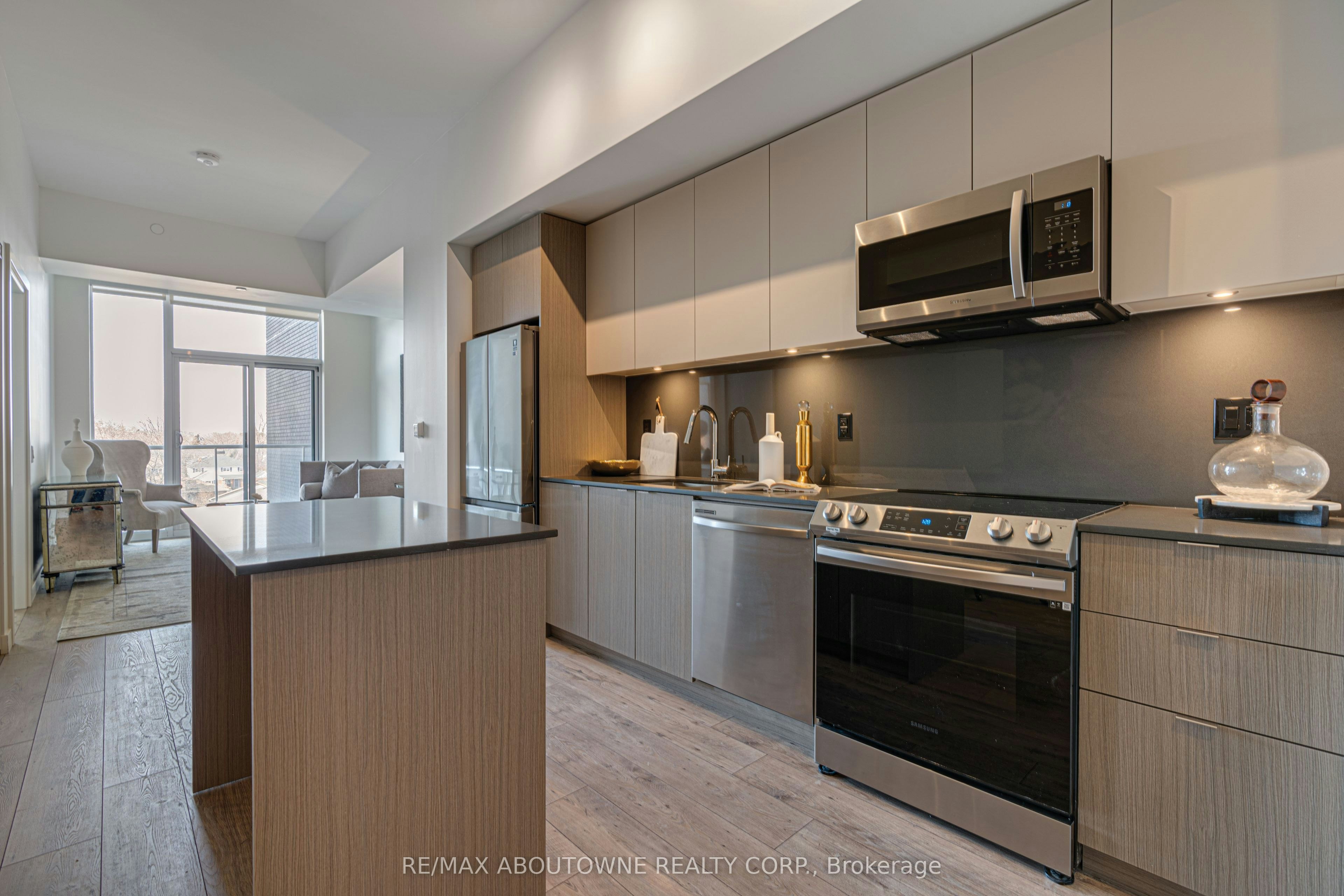 BO509-133 Bronte Road, Oakville, ON, L6L 3C1 - 3