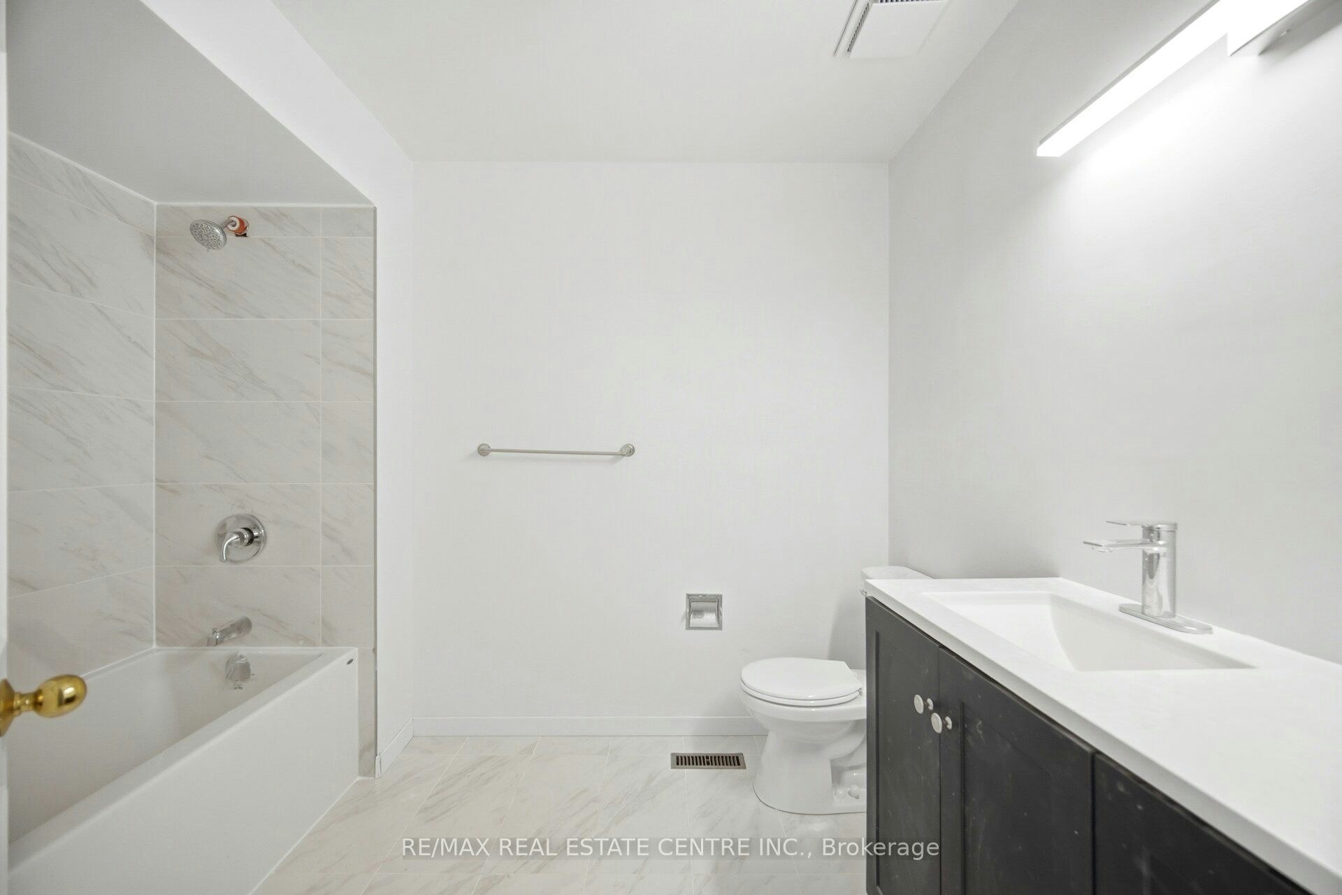 Main and 2nd-4676 Owl Circle, Mississauga, ON, L4Z 2W6 - 33