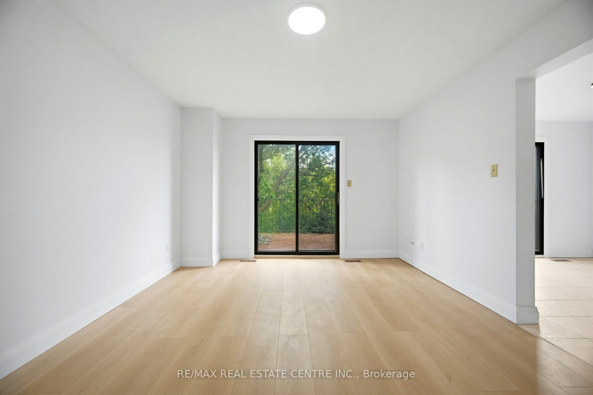 Main and 2nd-4676 Owl Circle, Mississauga, ON, L4Z 2W6 - 25
