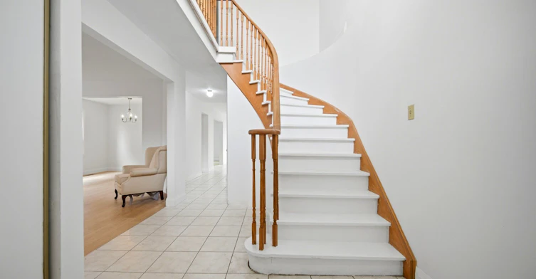 Main and 2nd-4676 Owl Circle, Mississauga, ON, L4Z 2W6 - 8
