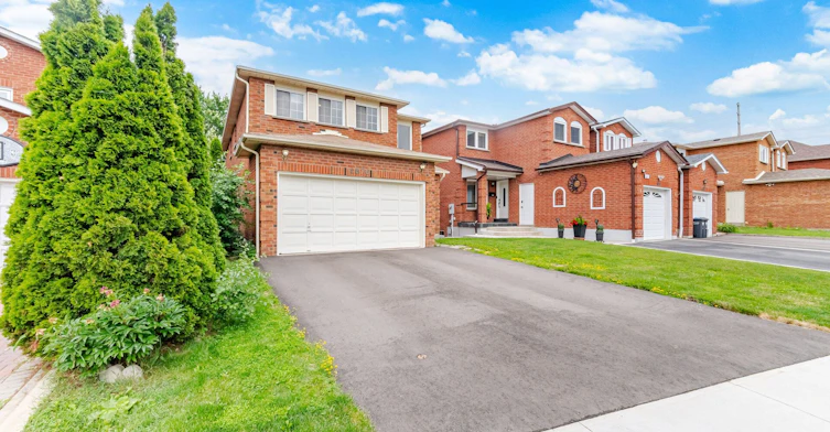 Main and 2nd-4676 Owl Circle, Mississauga, ON, L4Z 2W6 - 4