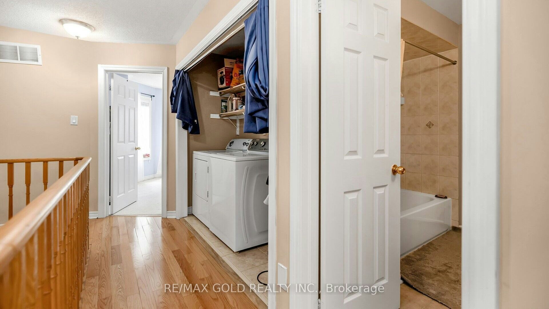 17 Echoridge Drive, Brampton, ON, L7A 3L2 - 2