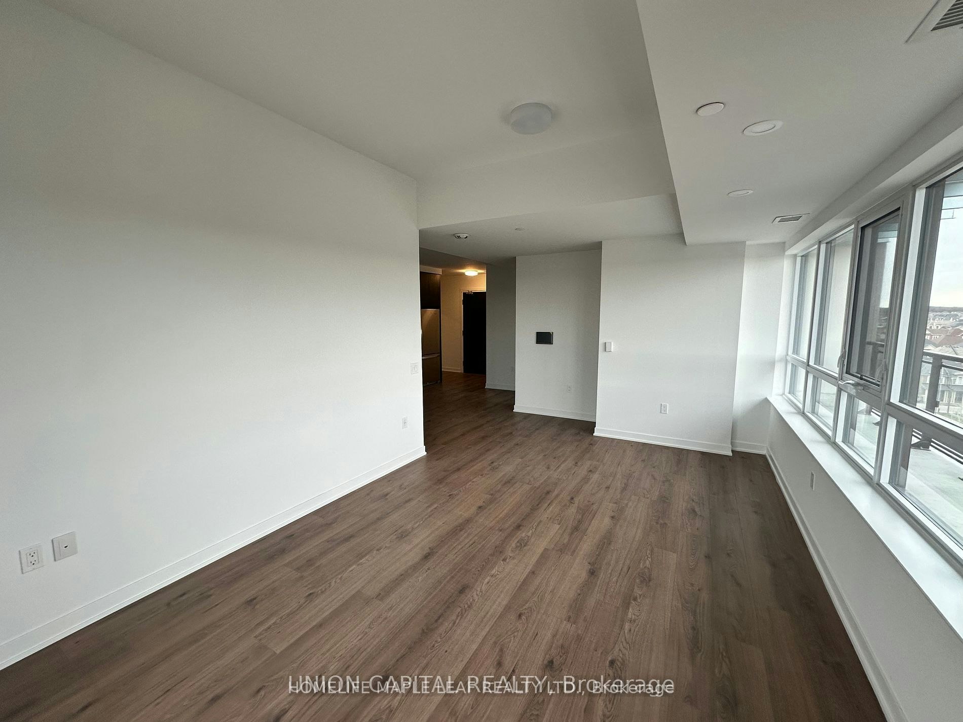 708-395 Dundas Street W, Oakville, ON, L6M 5R8 - 6