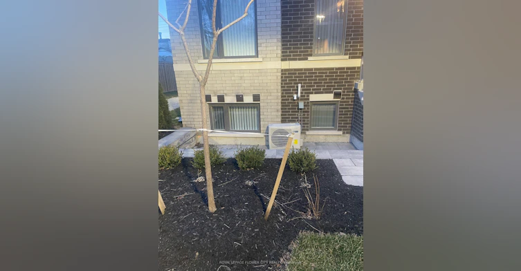 120-40 William Jacksn Way, Toronto, ON, M8V 9K9