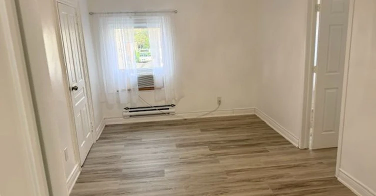 A-8 John Street, Toronto, ON, M9N 1J3 - 4