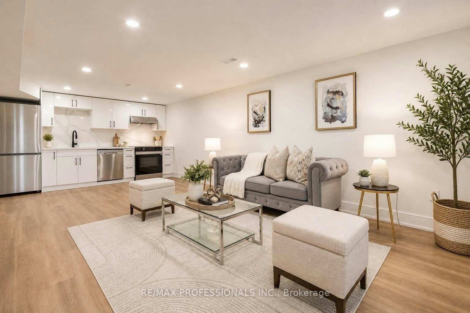 Lower-48 Lloyd Manor Road, Toronto, ON, M9B 5H7 - 5