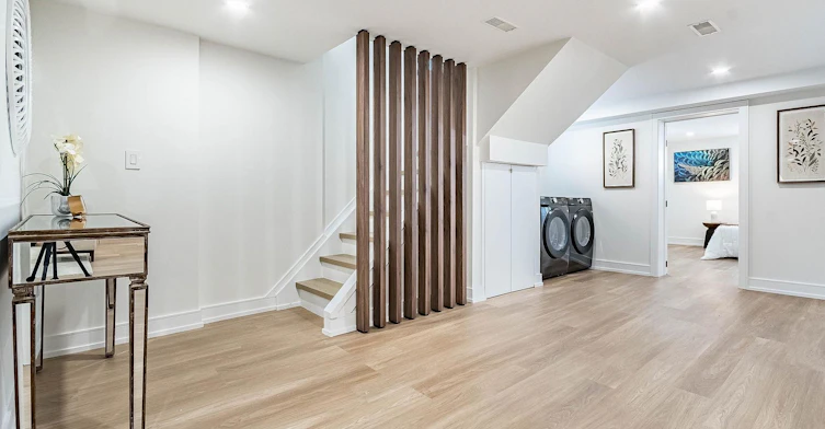 Lower-48 Lloyd Manor Road, Toronto, ON, M9B 5H7 - 4