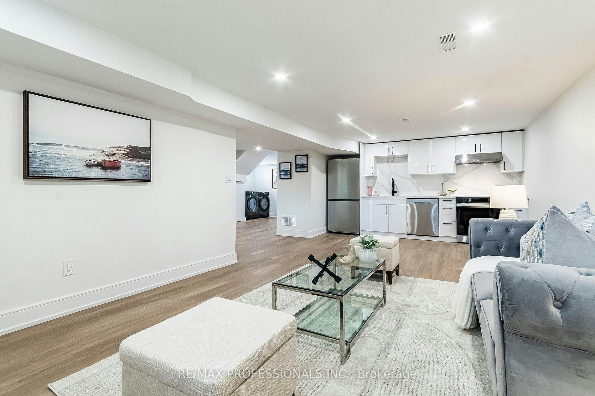 Lower-48 Lloyd Manor Road, Toronto, ON, M9B 5H7 - 6