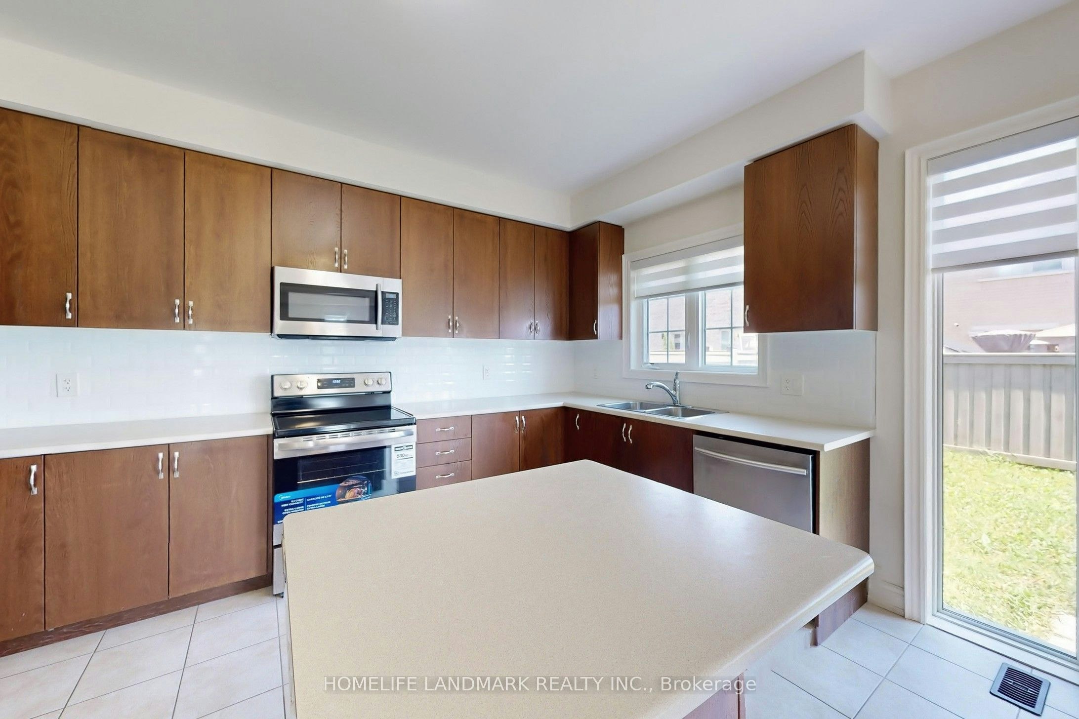 1533 Devine Point, Milton, ON, L9E 1H6 - 12