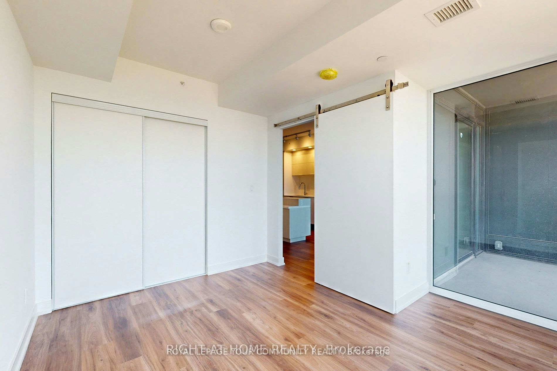 1006-370 Martha Street, Burlington, ON, L7R 2P7 - 13