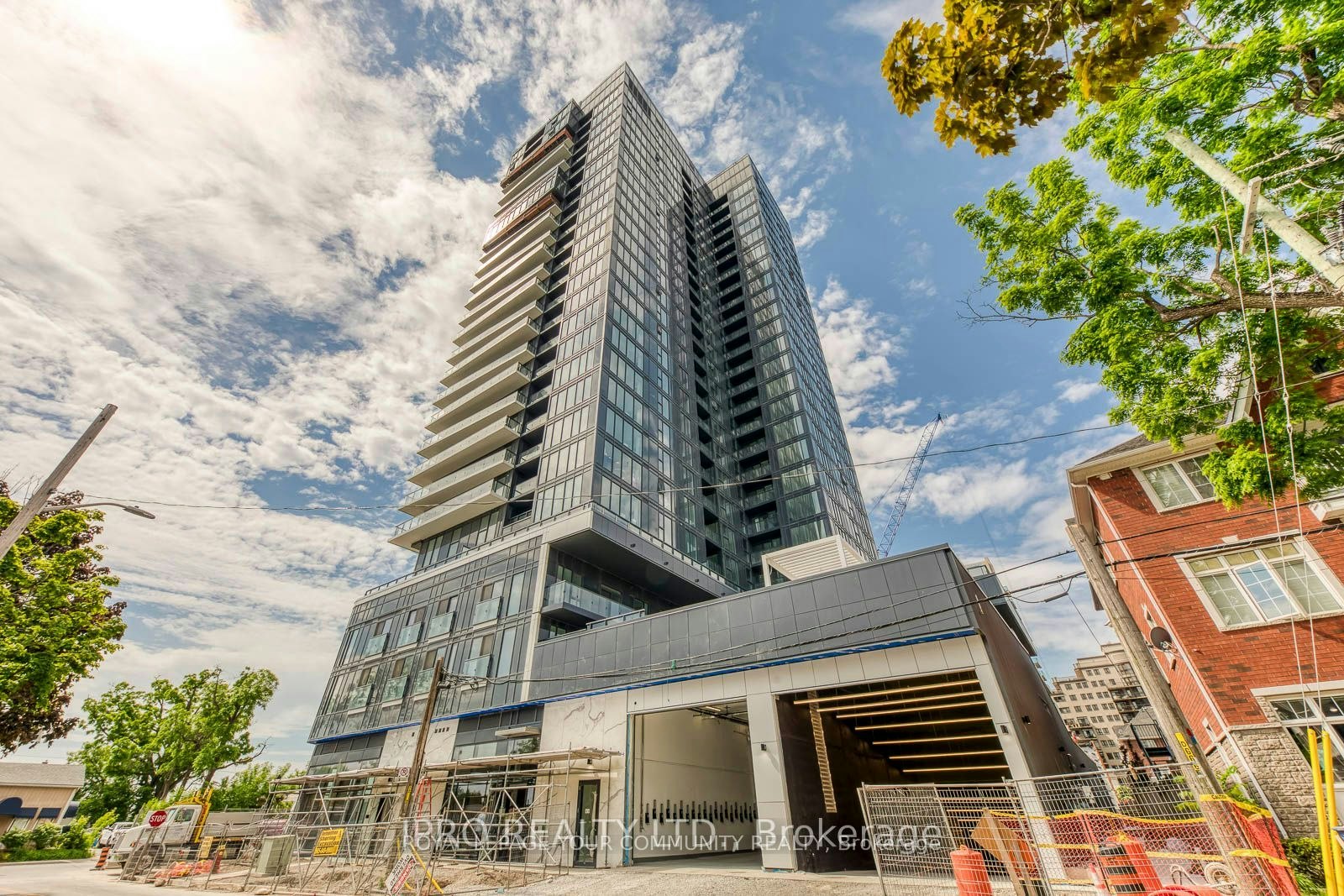 1006-370 Martha Street, Burlington, ON, L7R 2P7 - 2