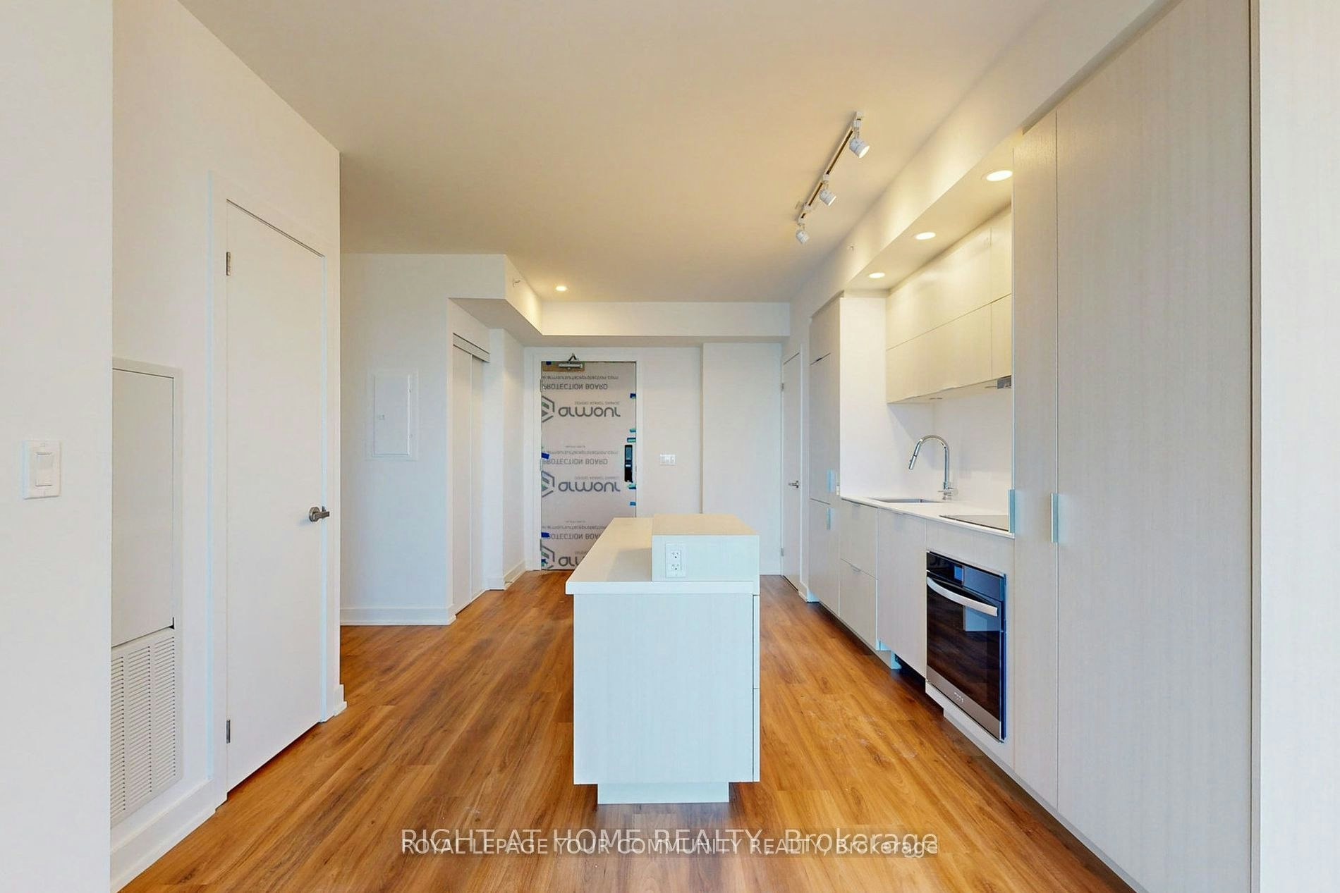 1006-370 Martha Street, Burlington, ON, L7R 2P7 - 4