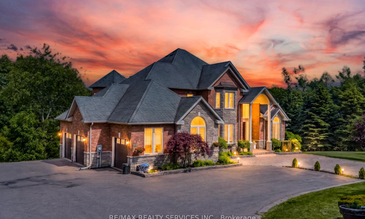 3 Valley Hill Drive