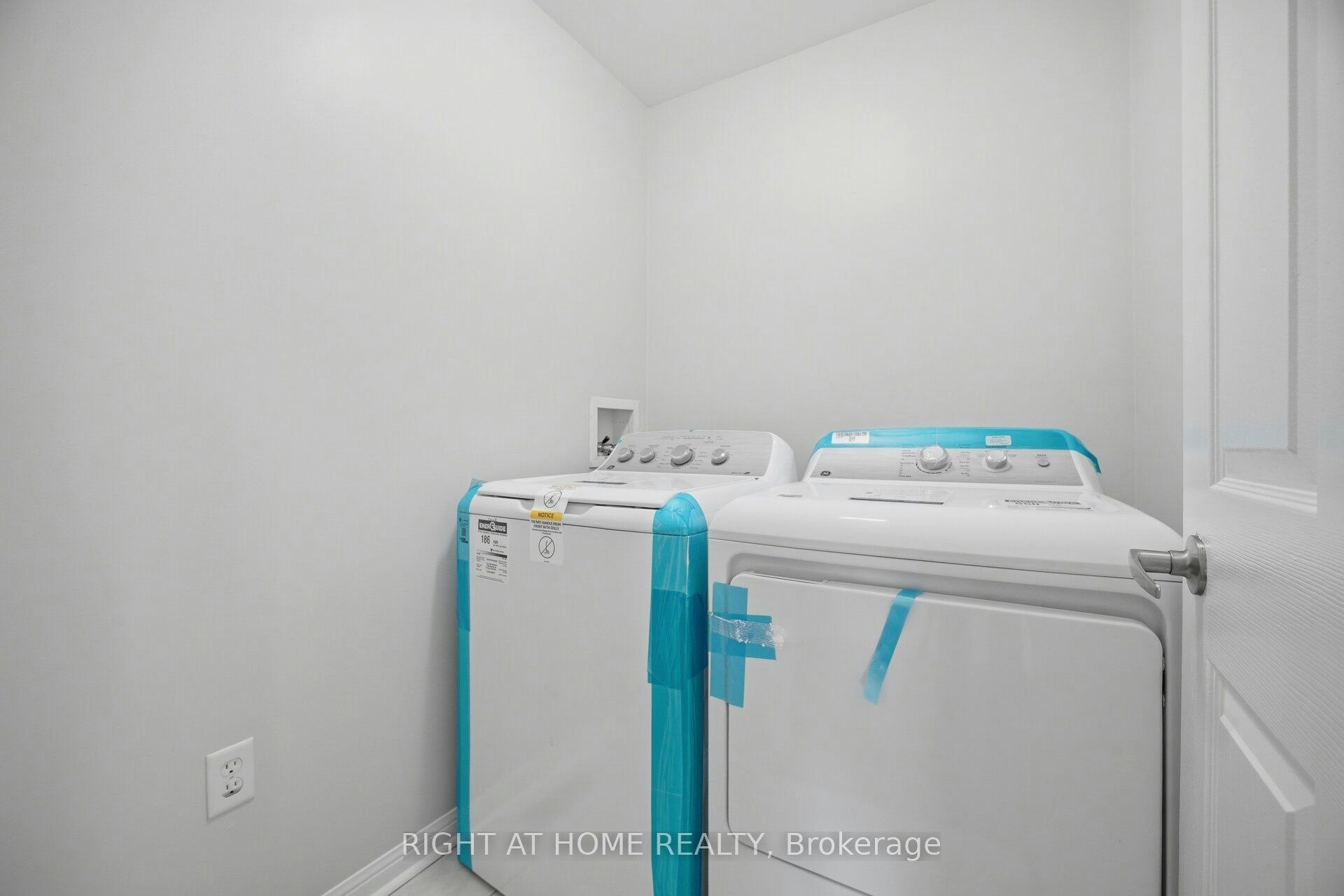 1064 Wickson Way, Milton, ON, L9T 6Y4 - 40