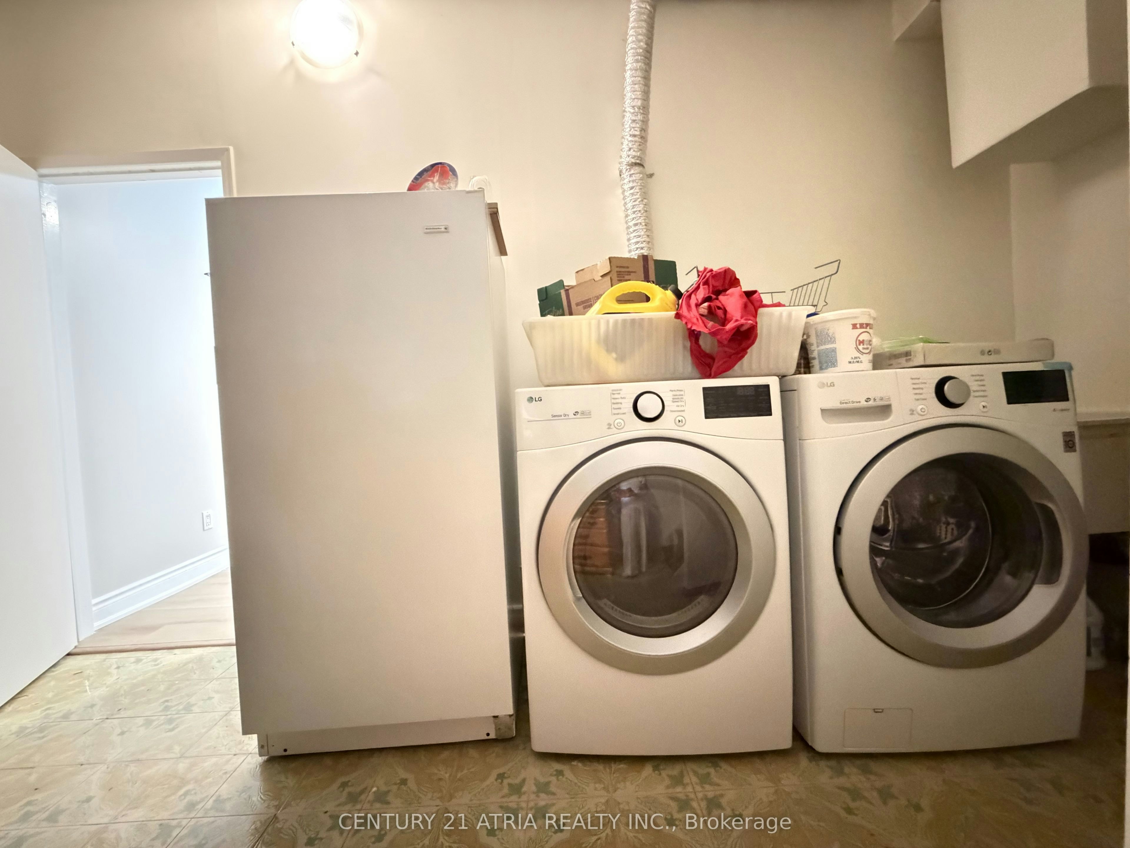 Rear Ground flr-65 Newlin Crescent, Toronto, ON, M3L 1X5 - 13