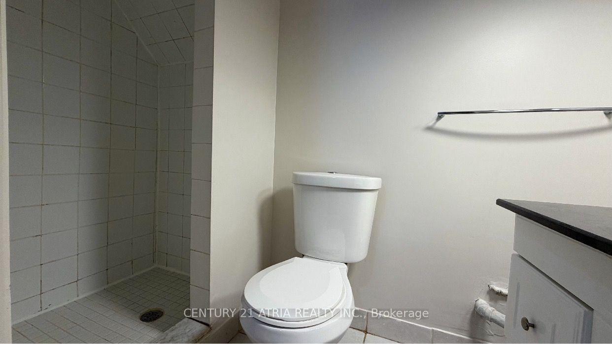 Rear Ground flr-65 Newlin Crescent, Toronto, ON, M3L 1X5 - 11