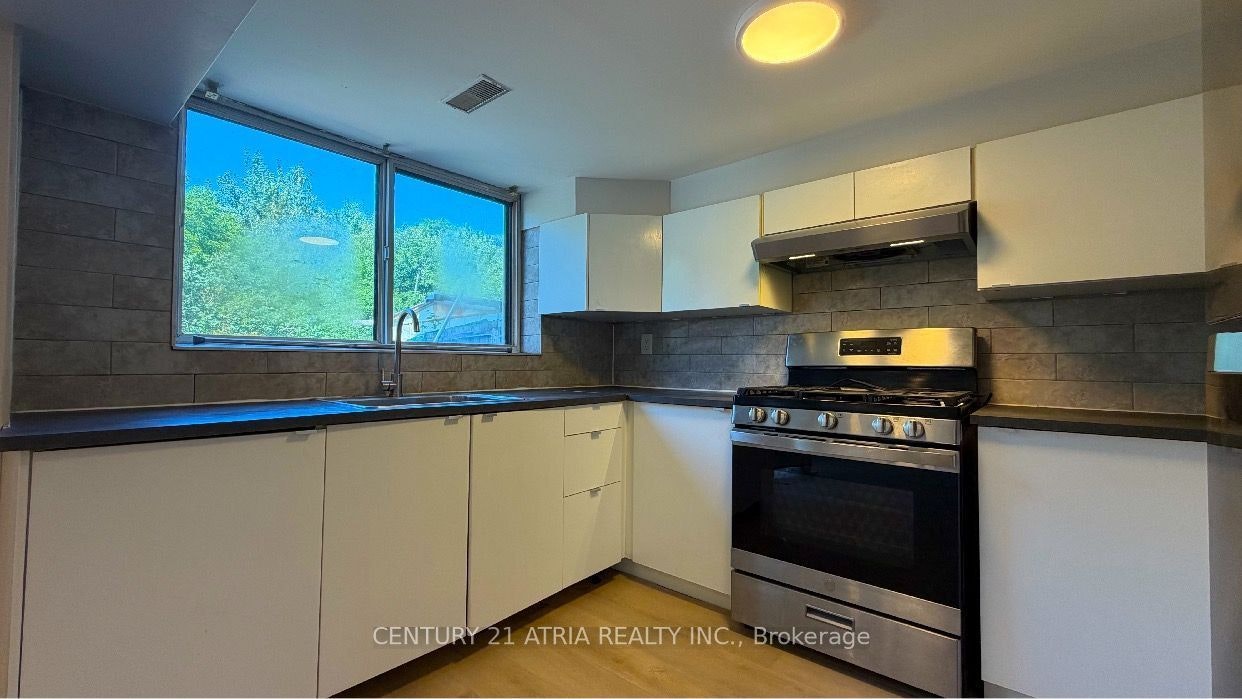 Rear Ground flr-65 Newlin Crescent, Toronto, ON, M3L 1X5 - 8