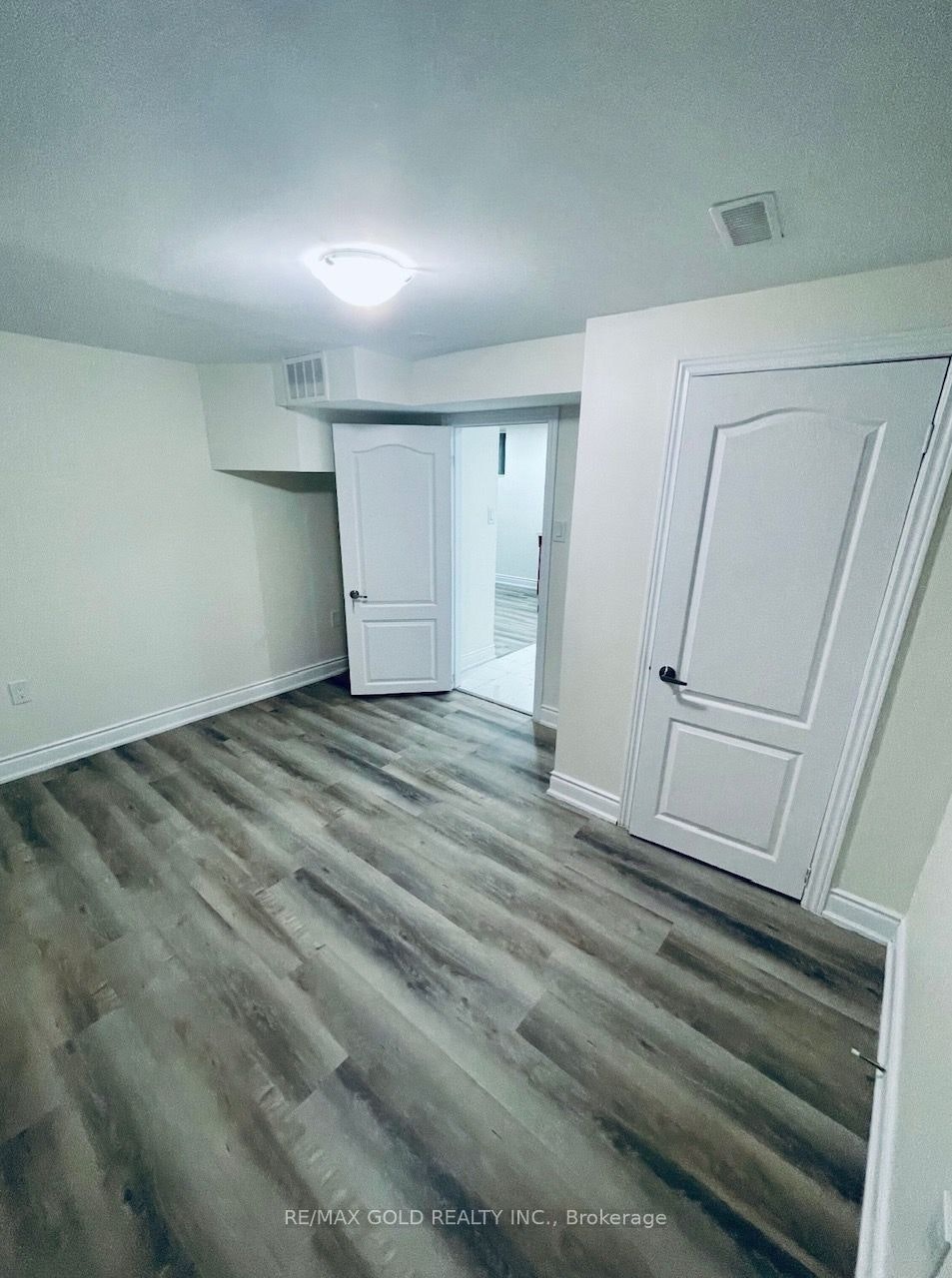 30 Moynes Avenue, Toronto, ON, M8Y 3B8 - 13