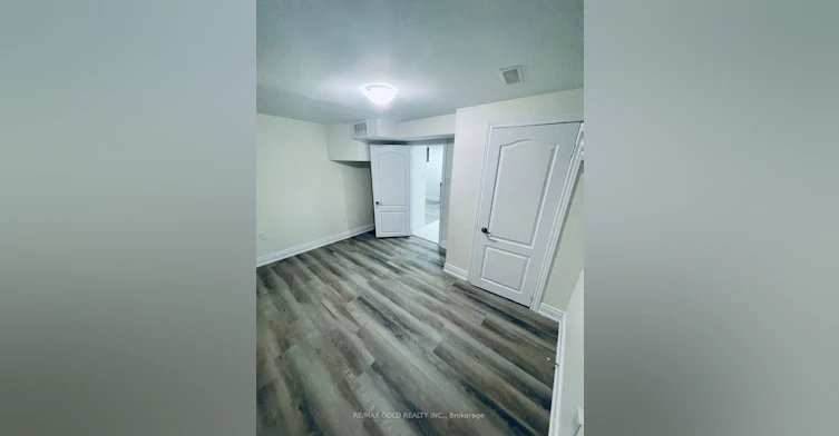 30 Moynes Avenue, Toronto, ON, M8Y 3B8 - 13