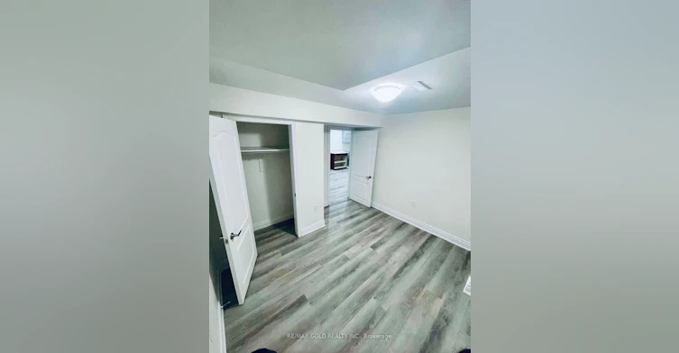 30 Moynes Avenue, Toronto, ON, M8Y 3B8 - 5