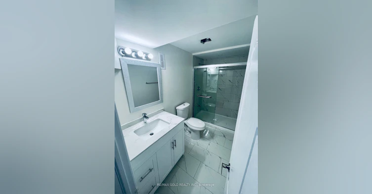 30 Moynes Avenue, Toronto, ON, M8Y 3B8 - 6
