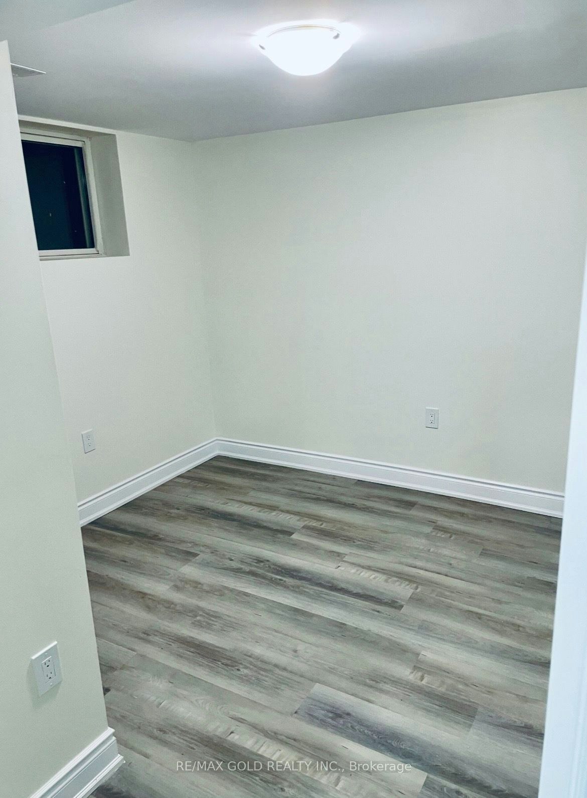 30 Moynes Avenue, Toronto, ON, M8Y 3B8 - 12