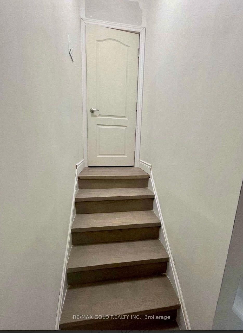 30 Moynes Avenue, Toronto, ON, M8Y 3B8 - 2