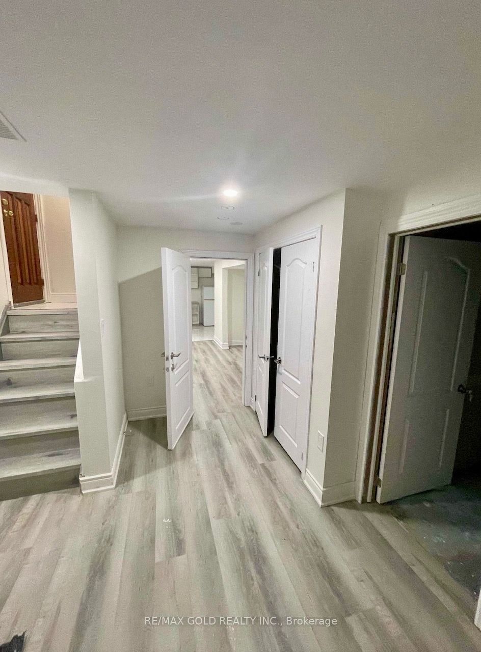 30 Moynes Avenue, Toronto, ON, M8Y 3B8 - 3