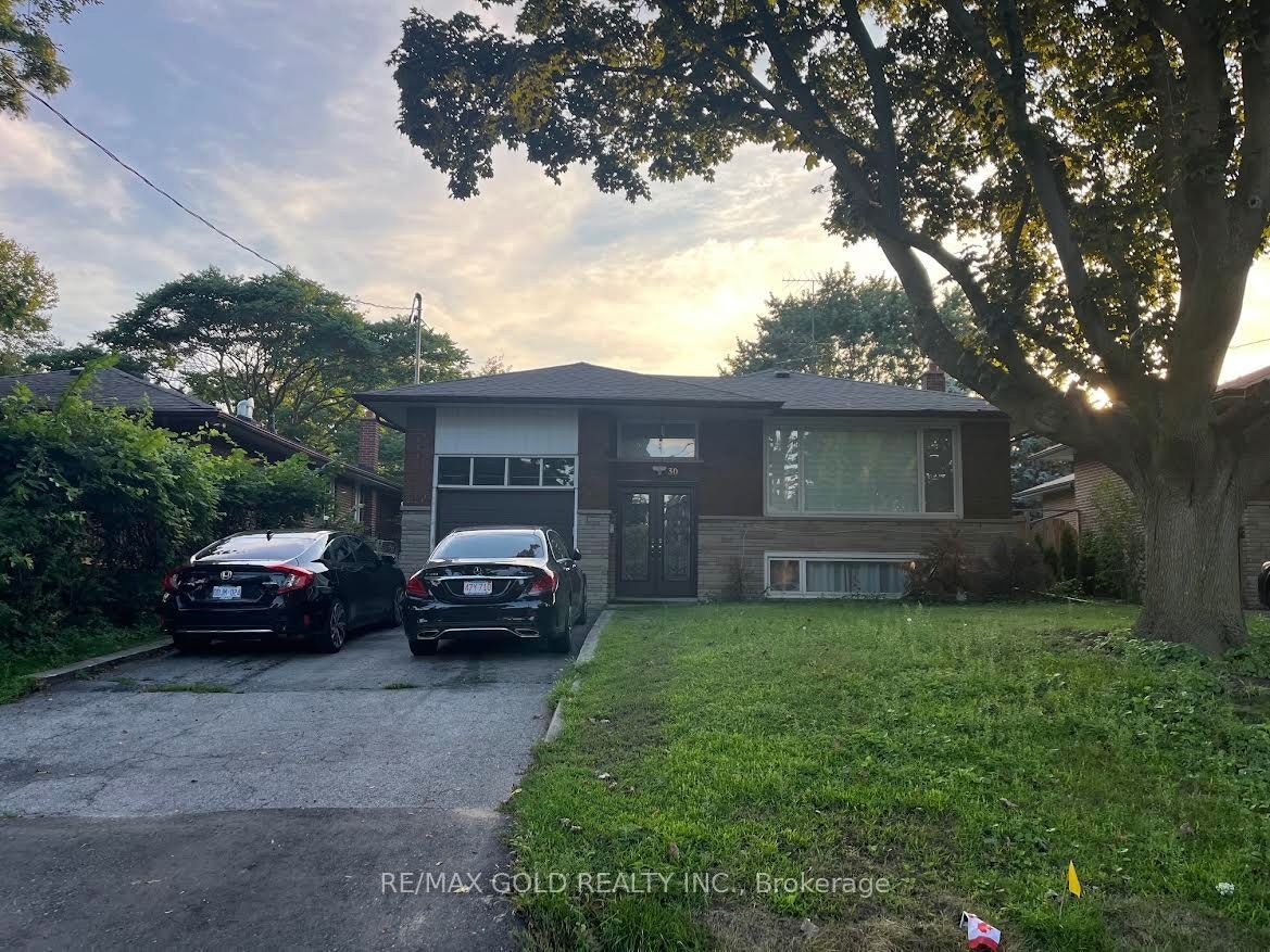 30 Moynes Avenue, Toronto, ON, M8Y 3B8