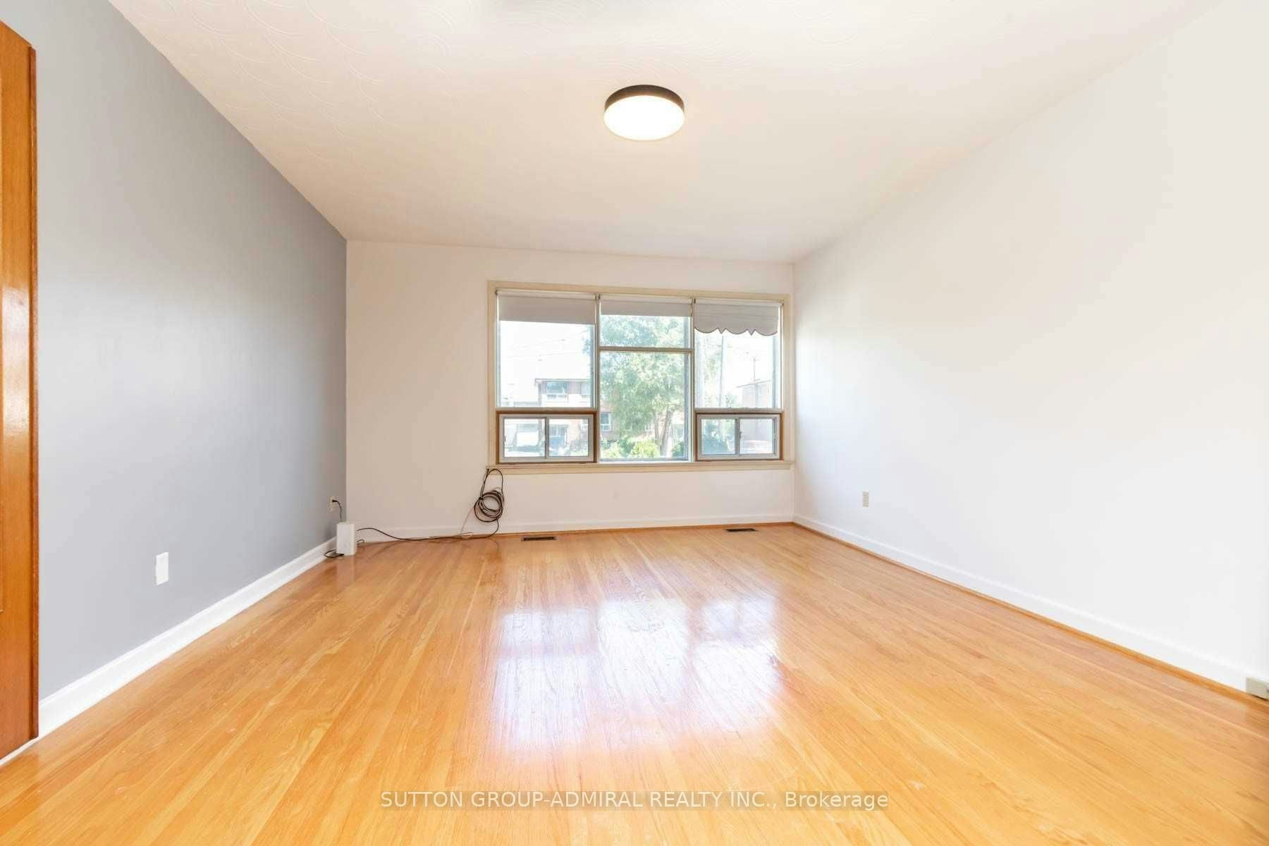 17 Pamille Place, Toronto, ON, M6M 3A9 - 8