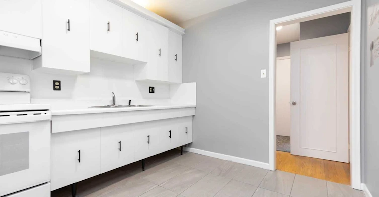 17 Pamille Place, Toronto, ON, M6M 3A9 - 16