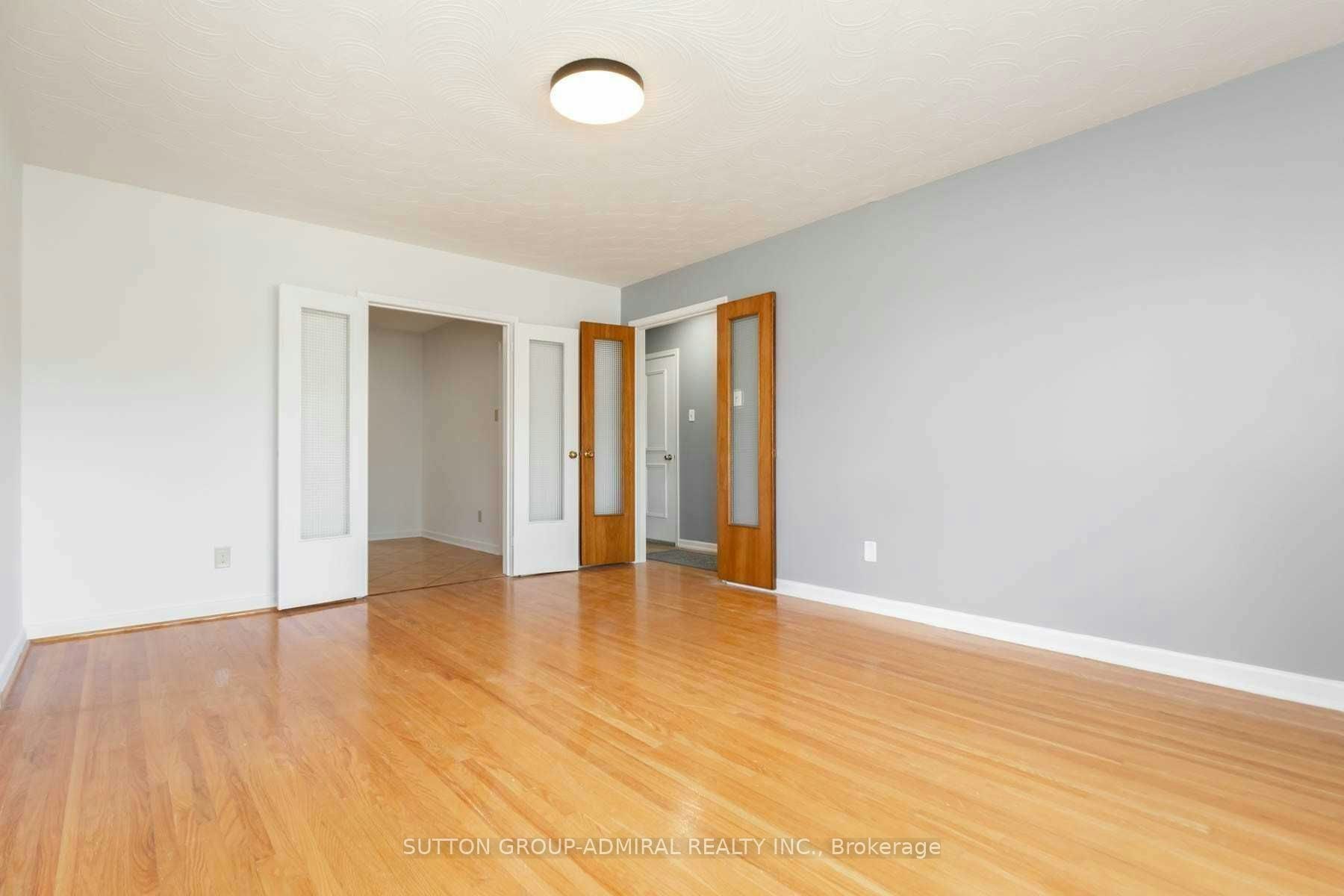 17 Pamille Place, Toronto, ON, M6M 3A9 - 5