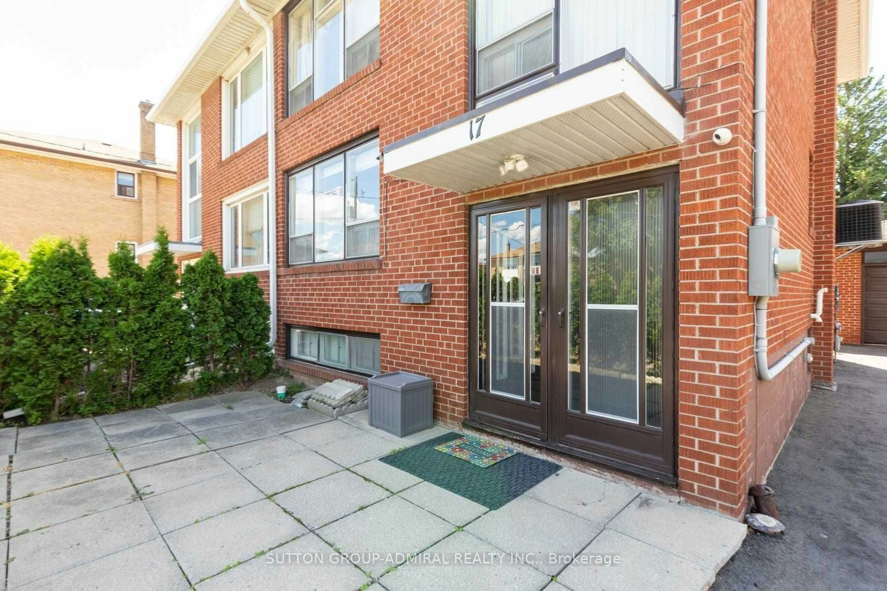 17 Pamille Place, Toronto, ON, M6M 3A9 - 2